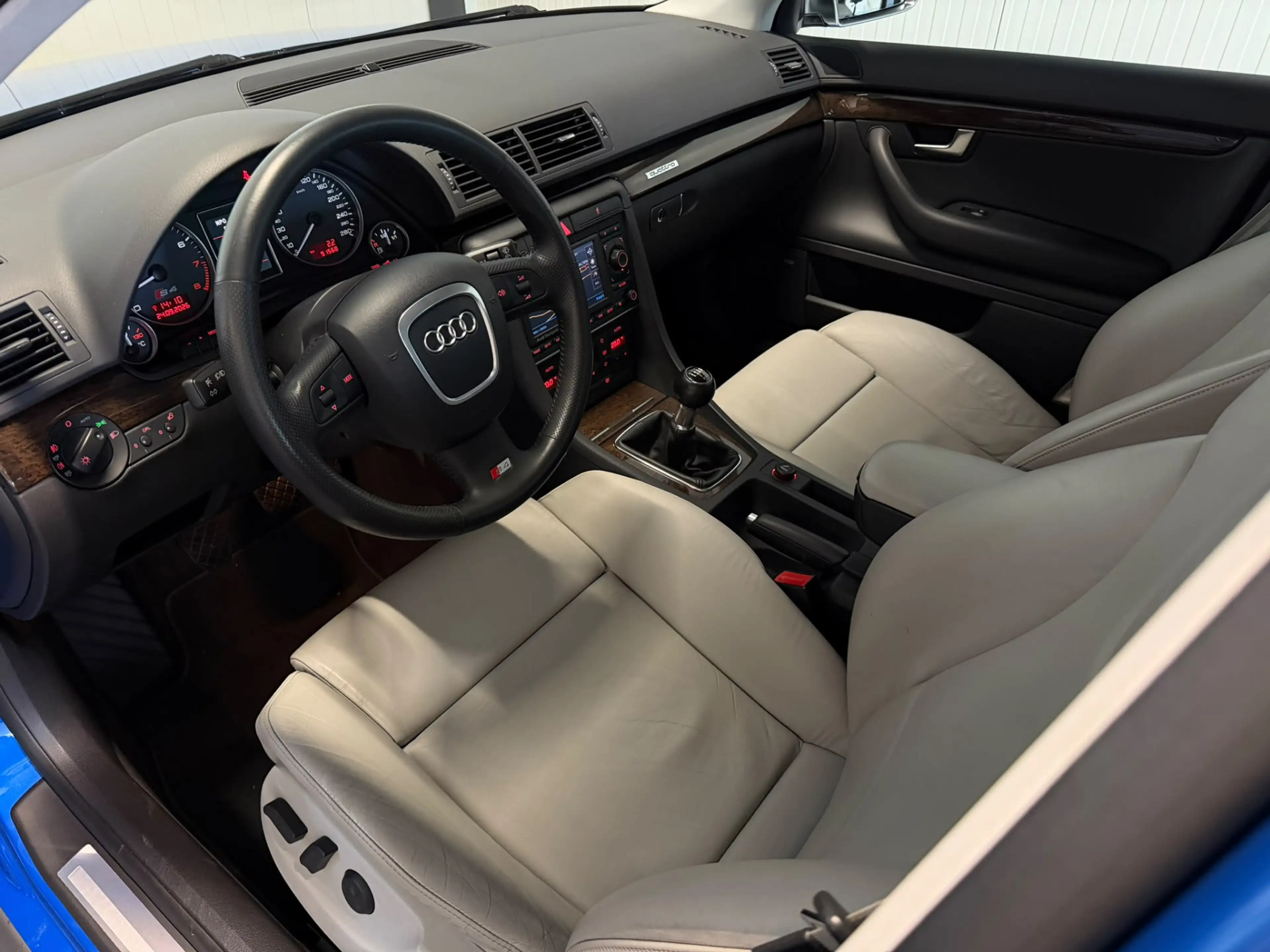 Audi S4 Avant 4.2 V8 Quattro Pro Line Xenon Bose Dealer On — photo 10