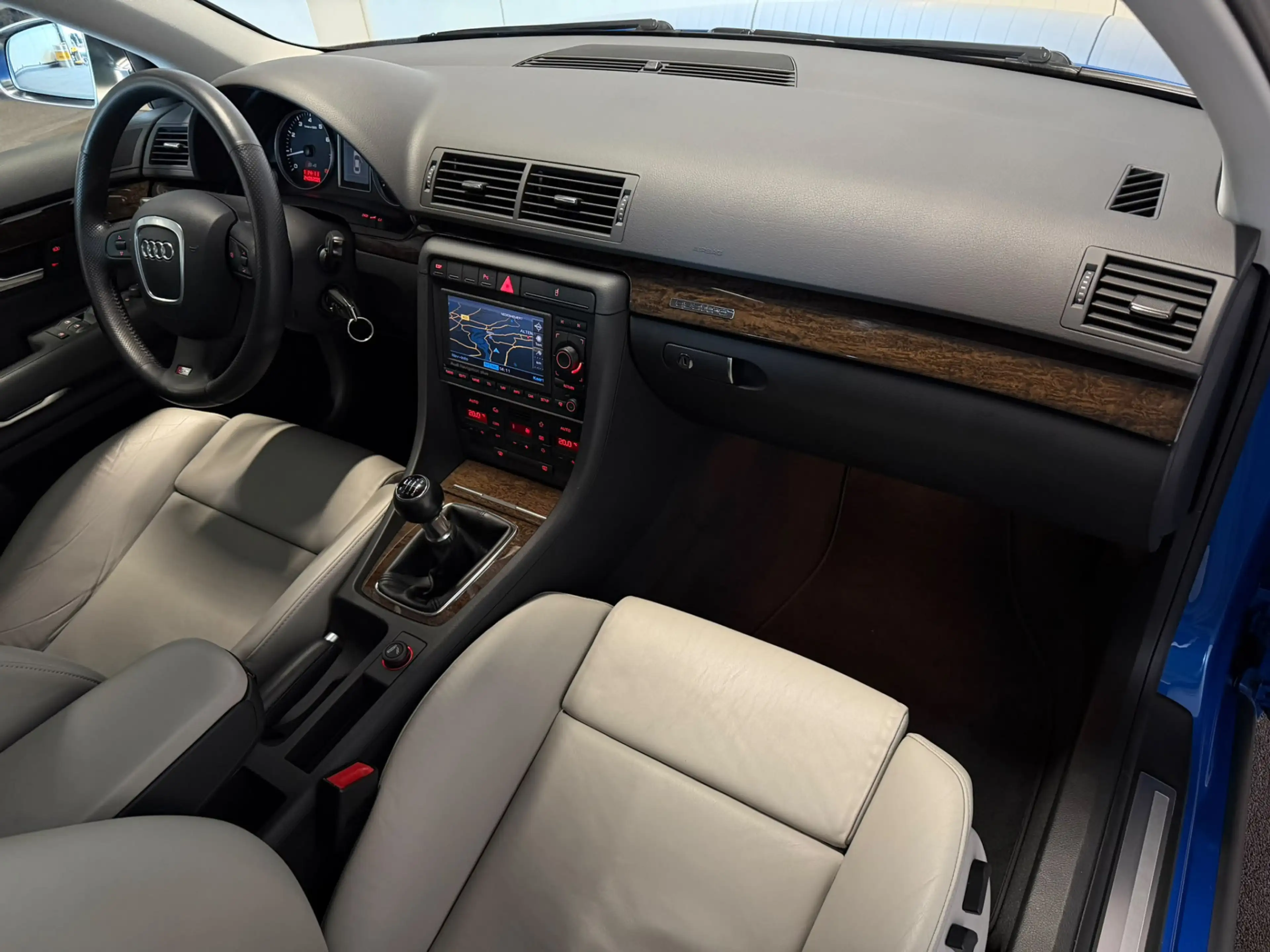 Audi S4 Avant 4.2 V8 Quattro Pro Line Xenon Bose Dealer On — photo 22
