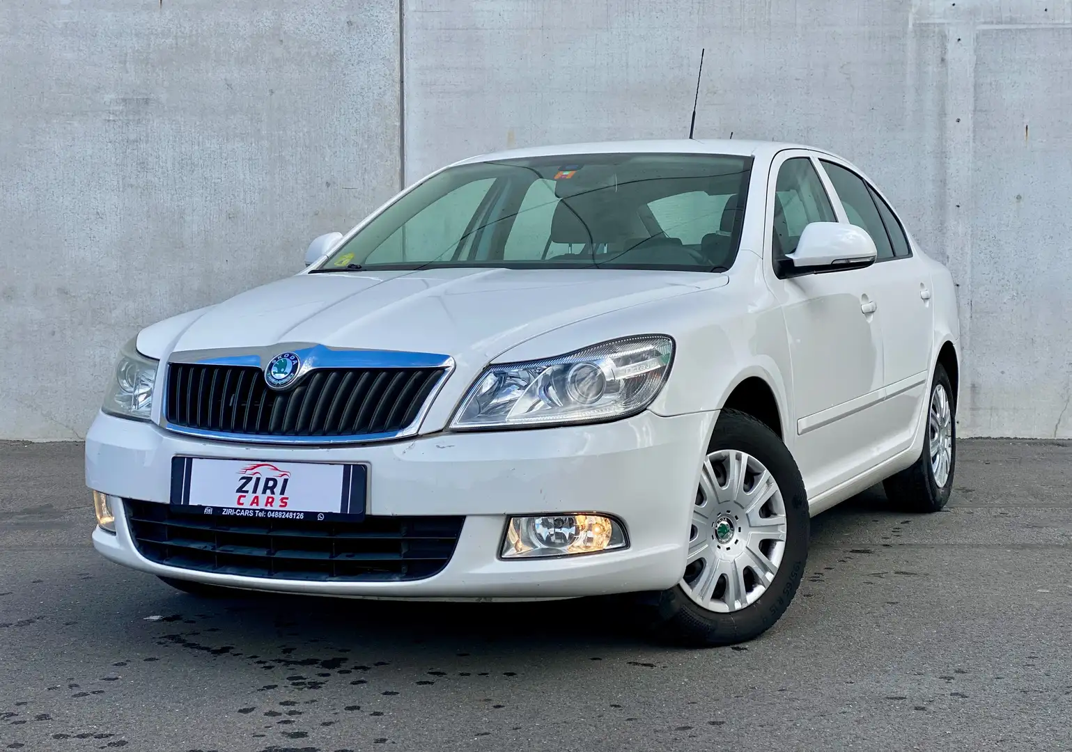 Skoda Octavia Octavia 1.6 TDI DPF Ambiente Wit - 1