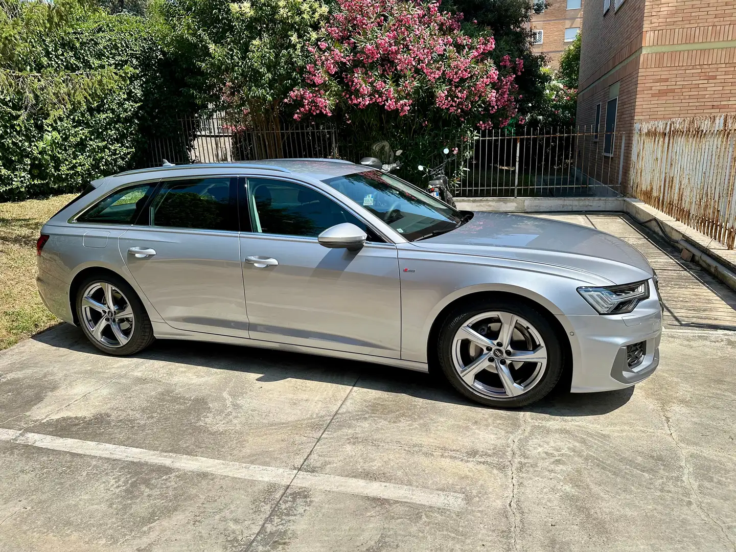 Audi A6 Audi A6 Avant S line edition 40 TDI 204CV s tronic Grigio - 2