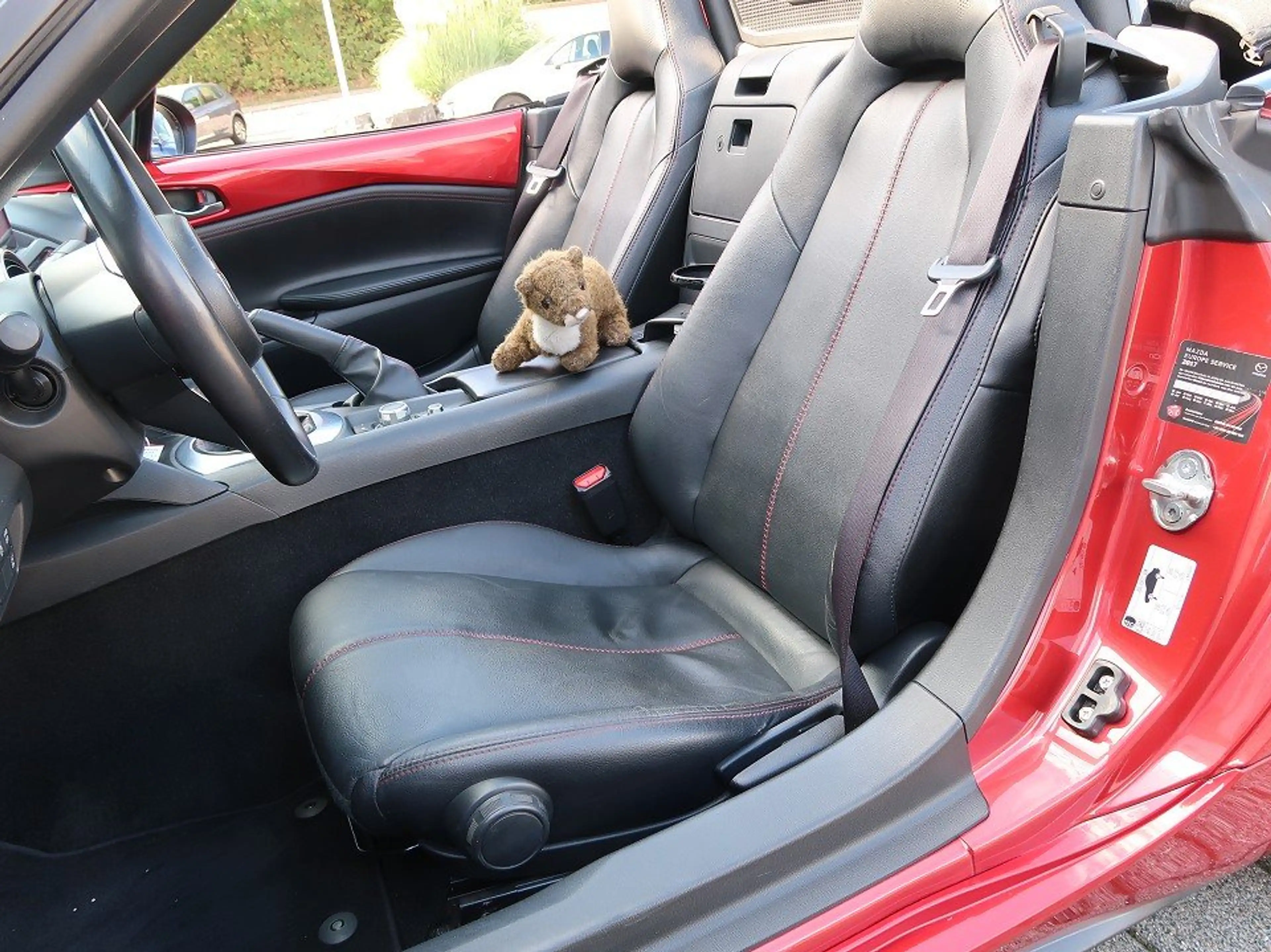 Mazda MX-5 *2. Damenhand*alle Wartungsnachweise*viele Extras* — photo 26