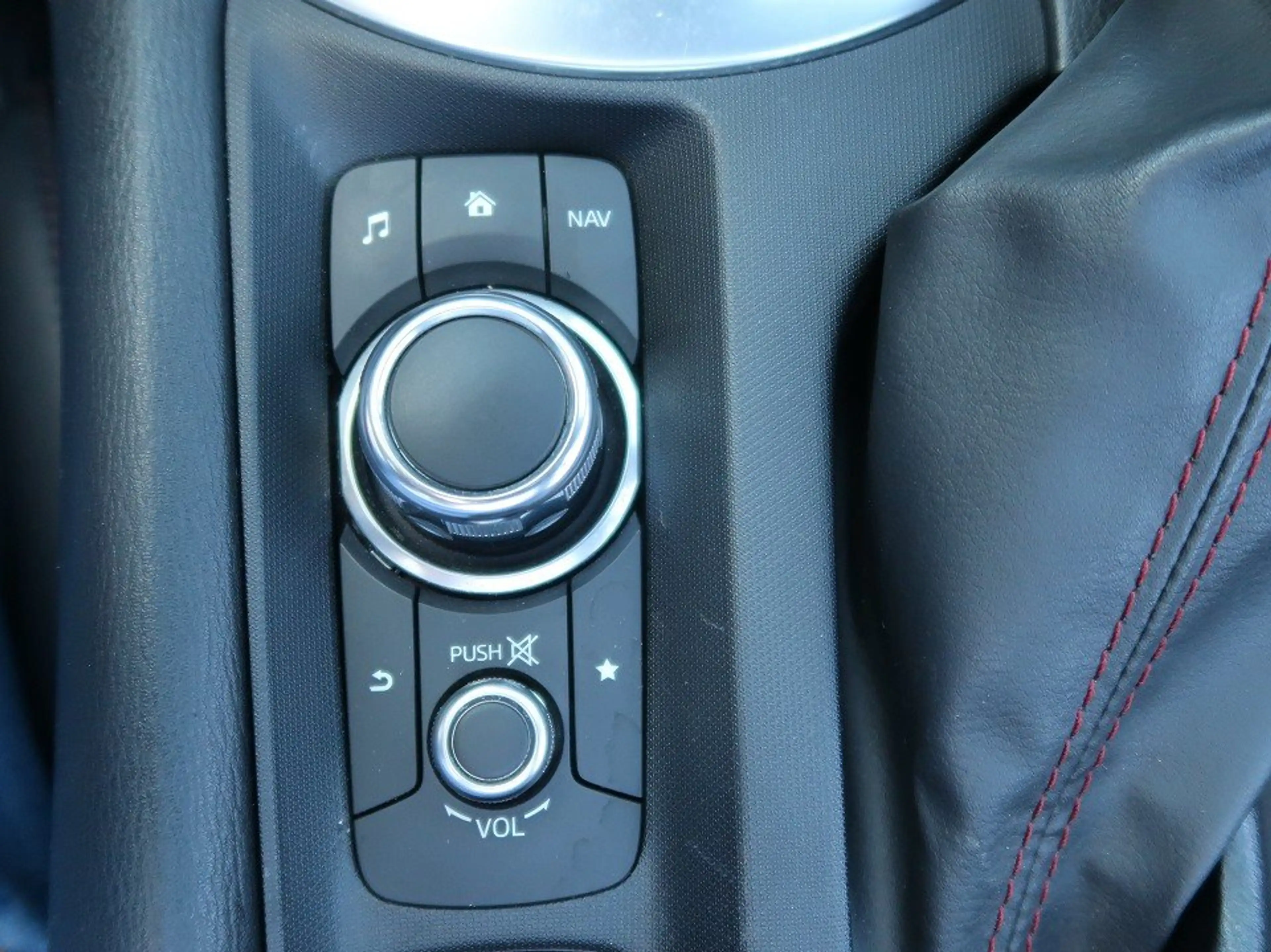Mazda MX-5 *2. Damenhand*alle Wartungsnachweise*viele Extras* — photo 25