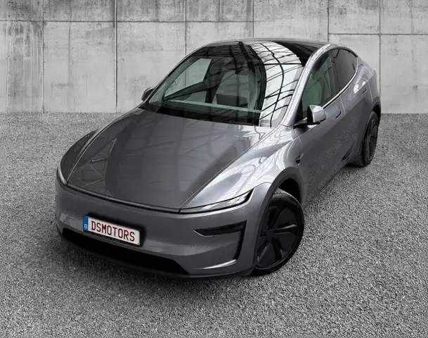 Tesla Model Y Juniper Long Range RWD | Premium versie met pano dak, geventileerde stoelen, scherm achteraan, etc!