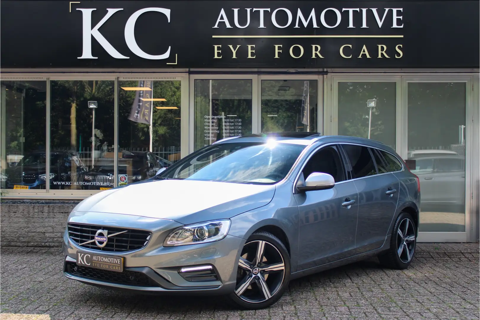 Volvo V60 2.0 T4 R-Design | Dealer O.H. | Schuifdak | Camera Gris - 1