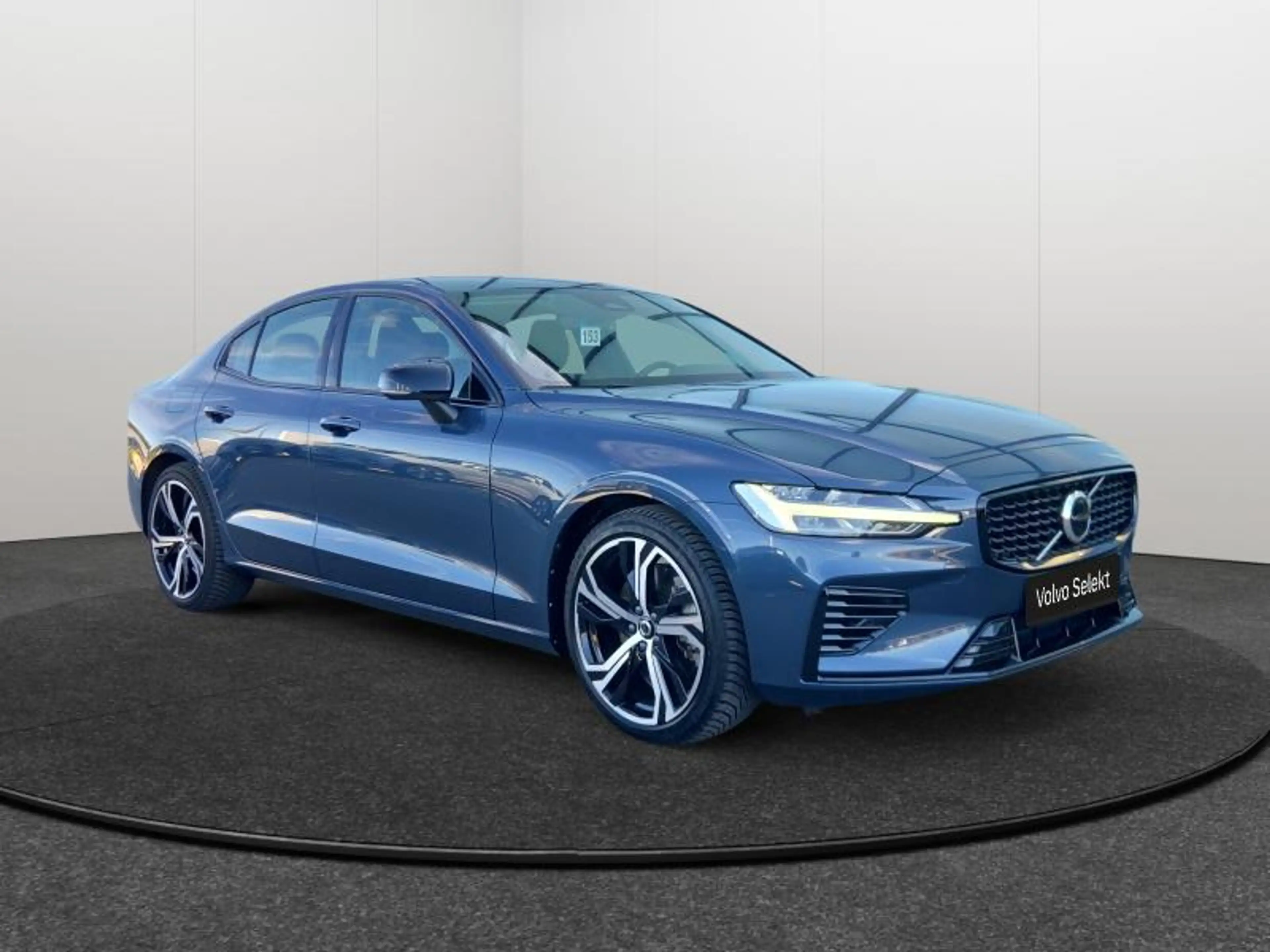 Volvo S60 T8 AWD Plus Dark / Hybride — photo 8