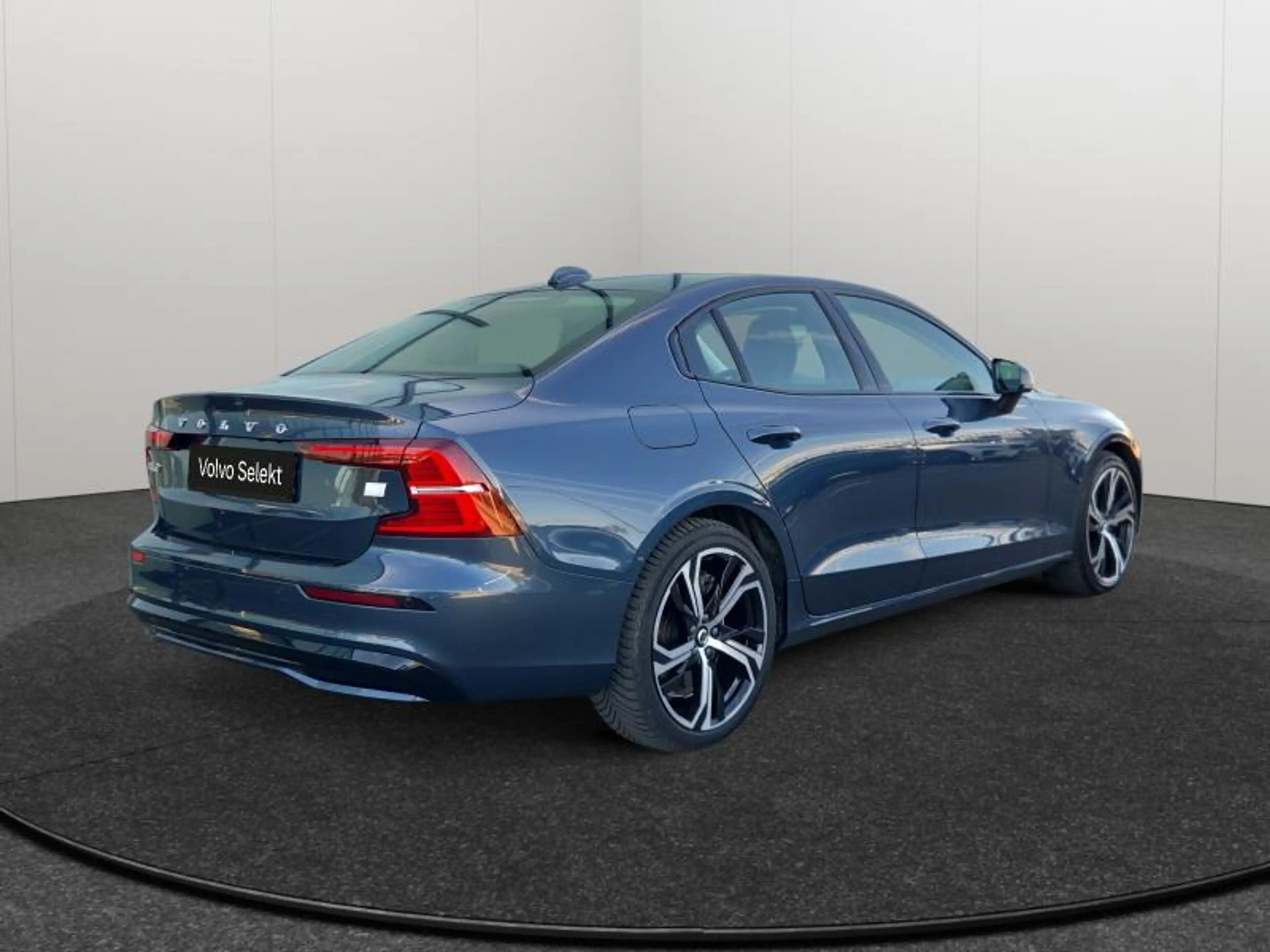 Volvo S60 T8 AWD Plus Dark / Hybride — photo 2