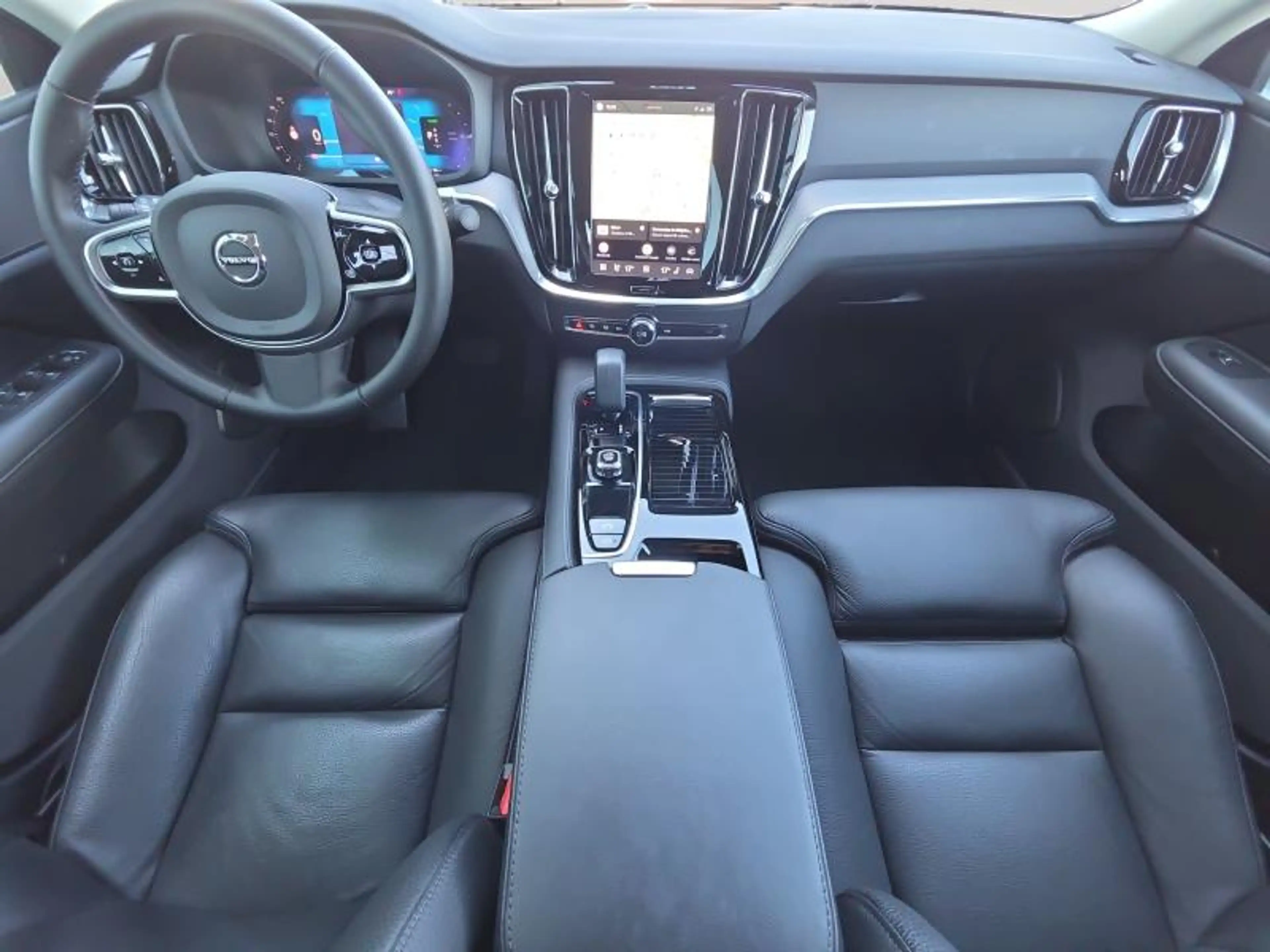 Volvo S60 T8 AWD Plus Dark / Hybride — photo 3