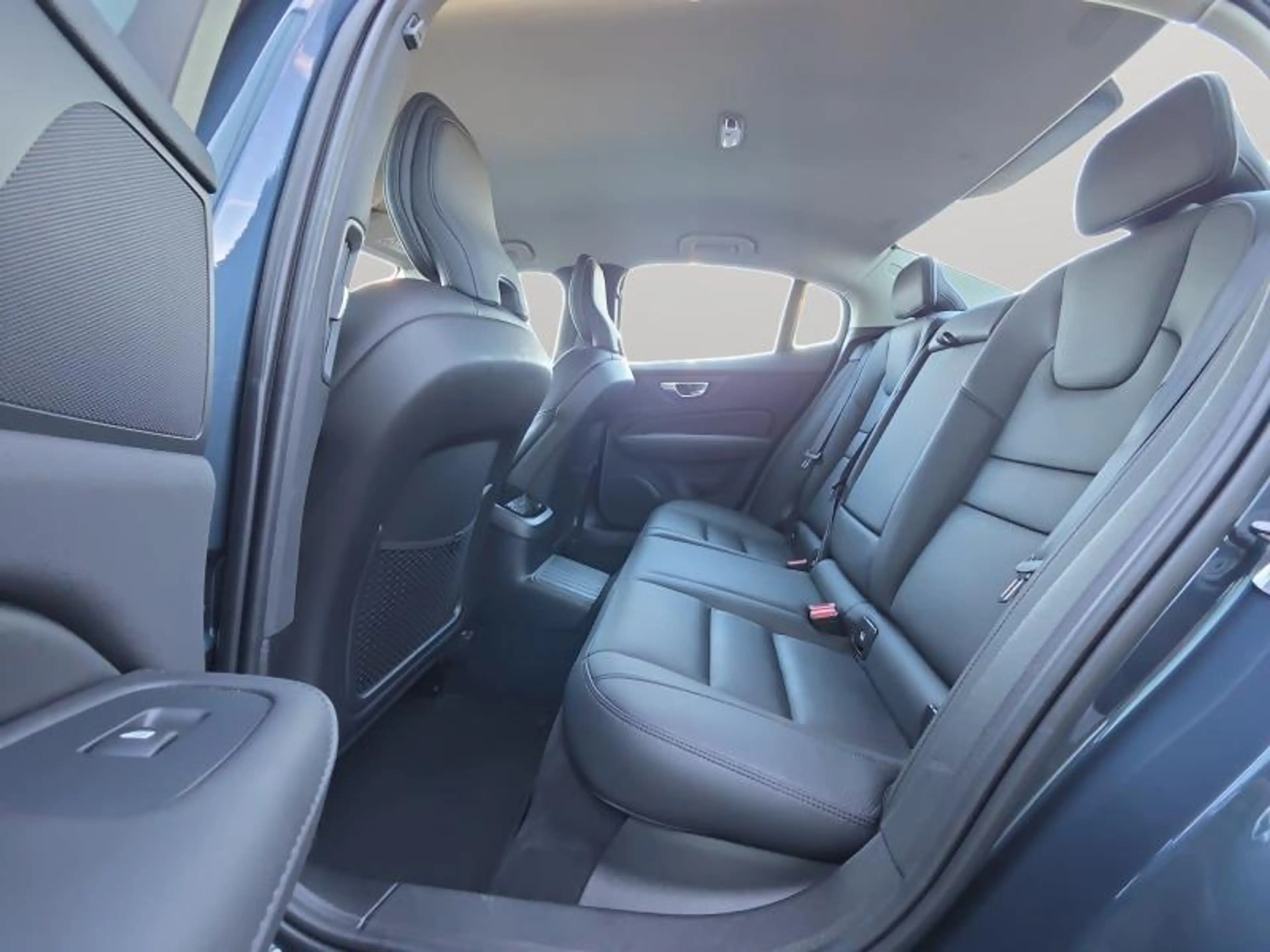 Volvo S60 T8 AWD Plus Dark / Hybride — photo 13