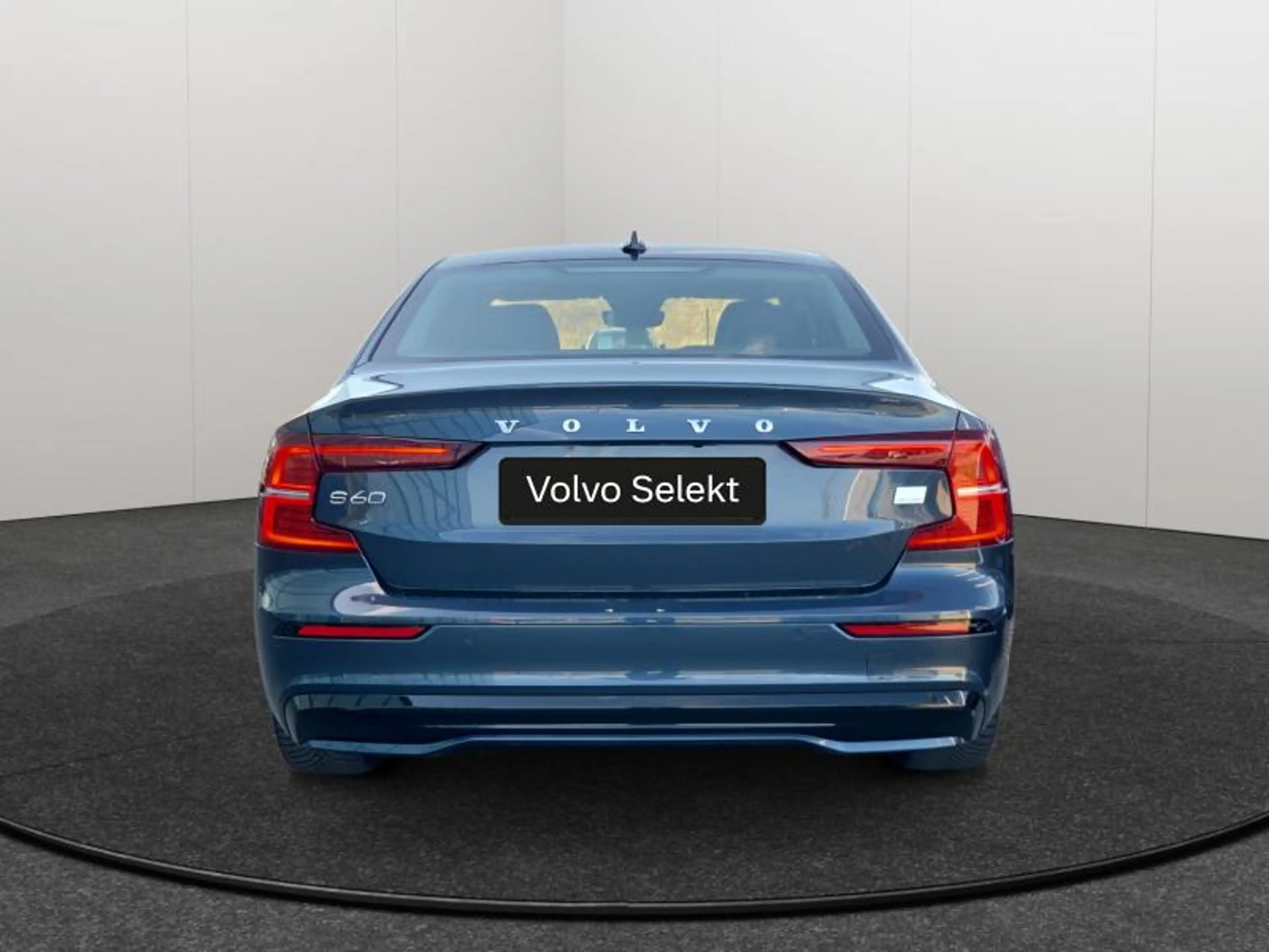Volvo S60 T8 AWD Plus Dark / Hybride — photo 6
