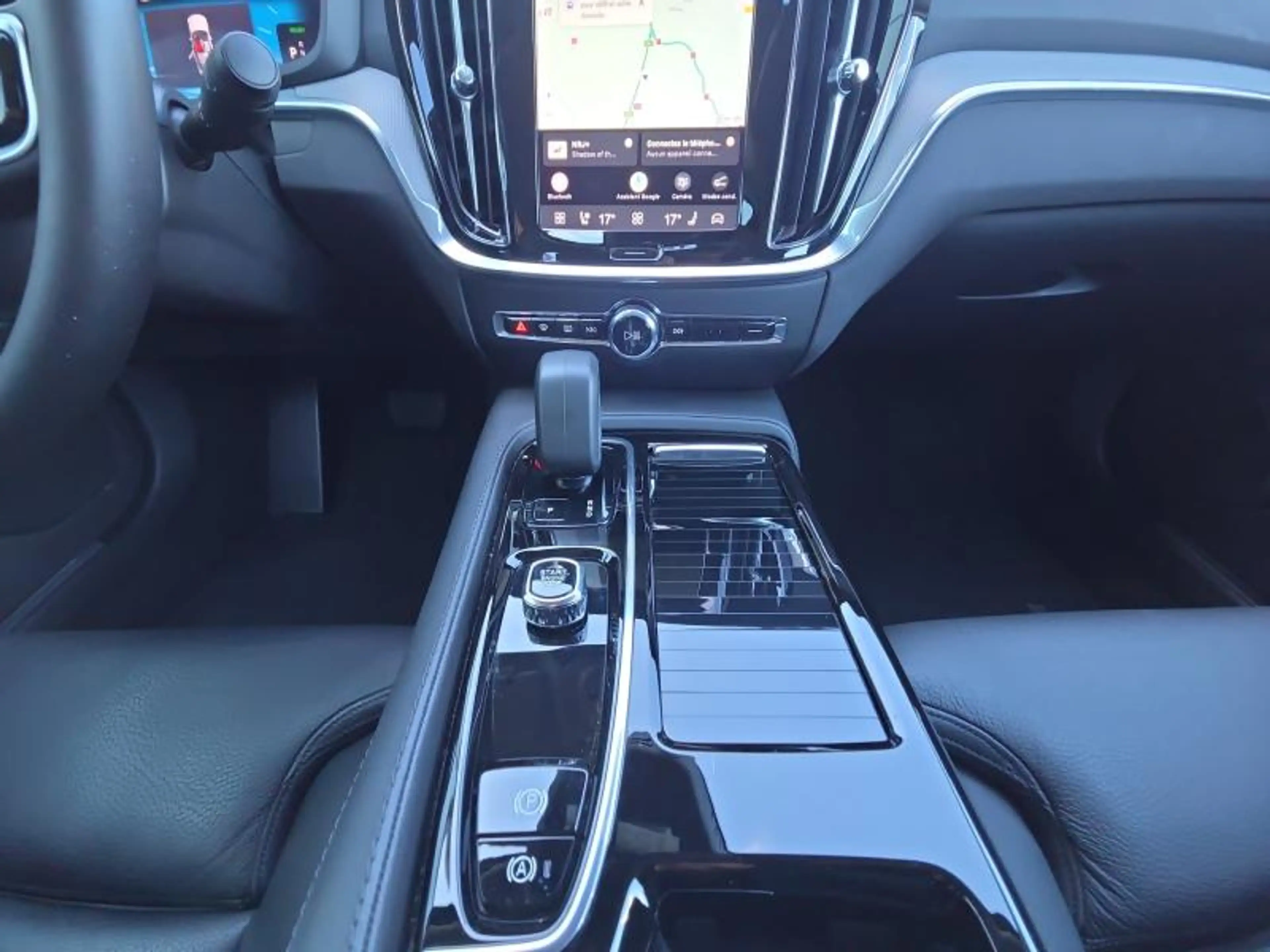 Volvo S60 T8 AWD Plus Dark / Hybride — photo 11