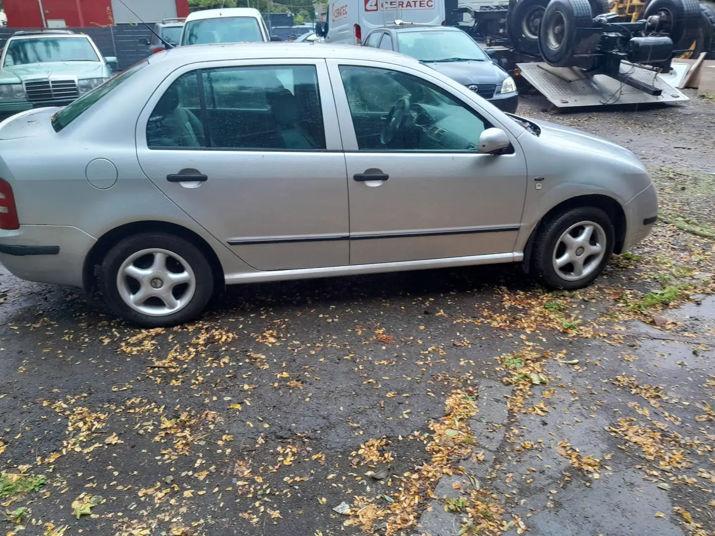 Skoda Fabia Fabia Stufenheck 1.4 Sedan Comfort Gris - 2
