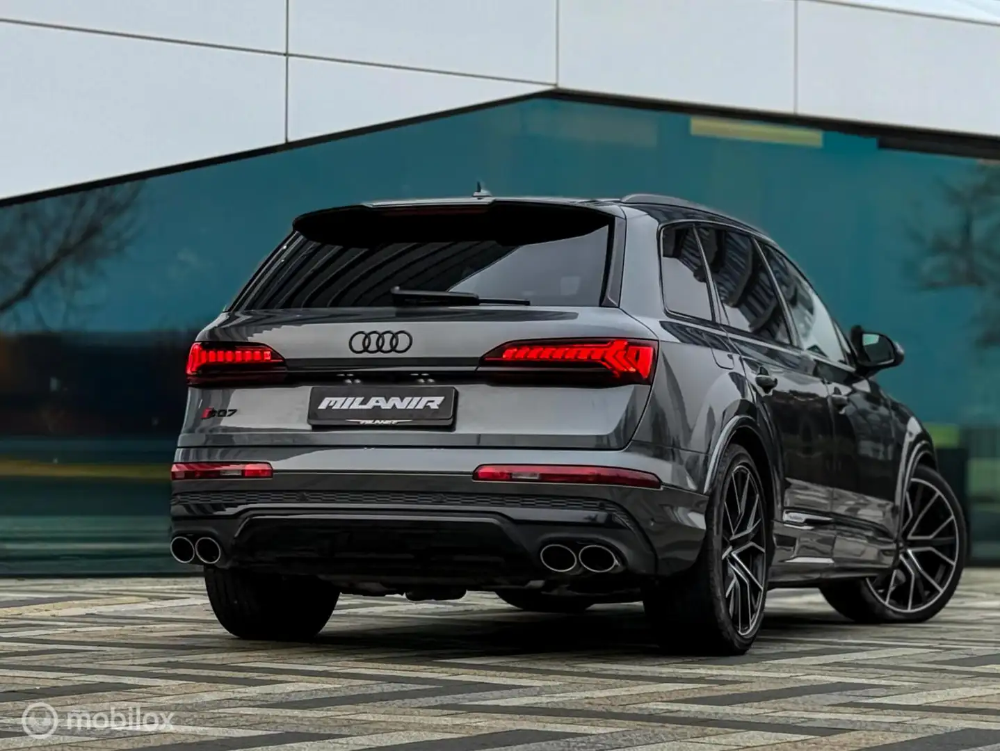 Audi SQ7 4.0 TFSI SQ7 quattro 7p 507 pk | Pano | Leder | AC Grau - 2