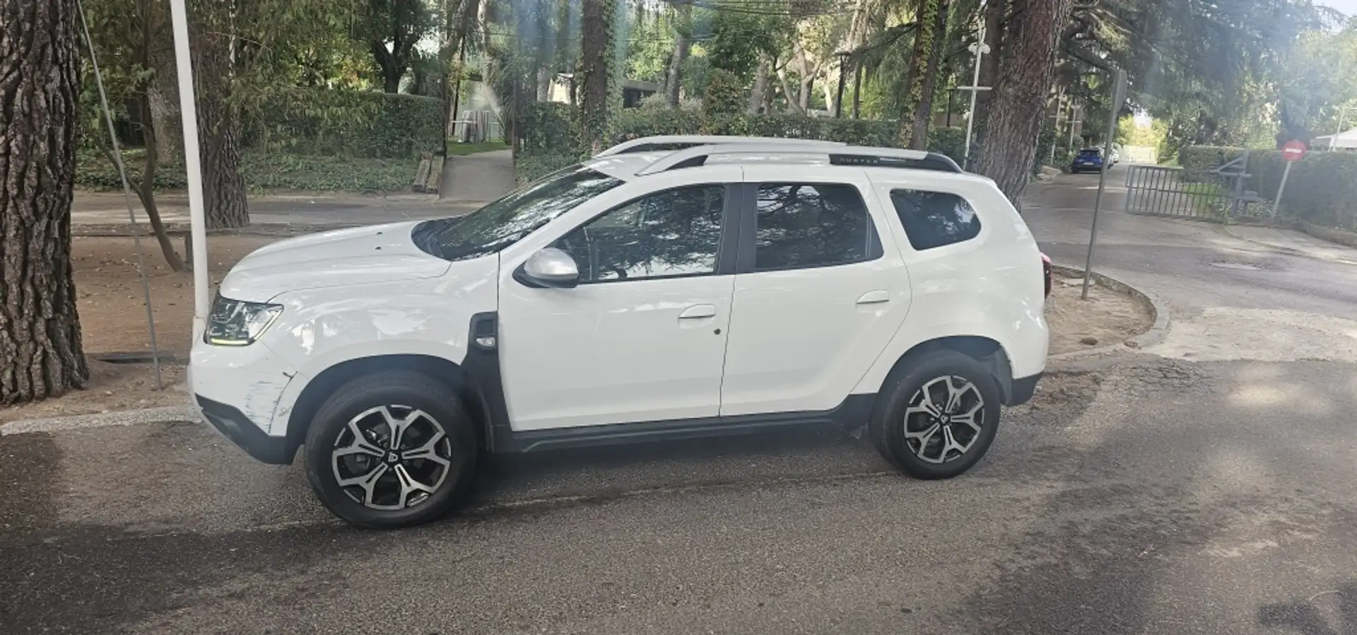 Dacia Duster 1.6 GLP Essential 4x2 84kW Blanc - 1
