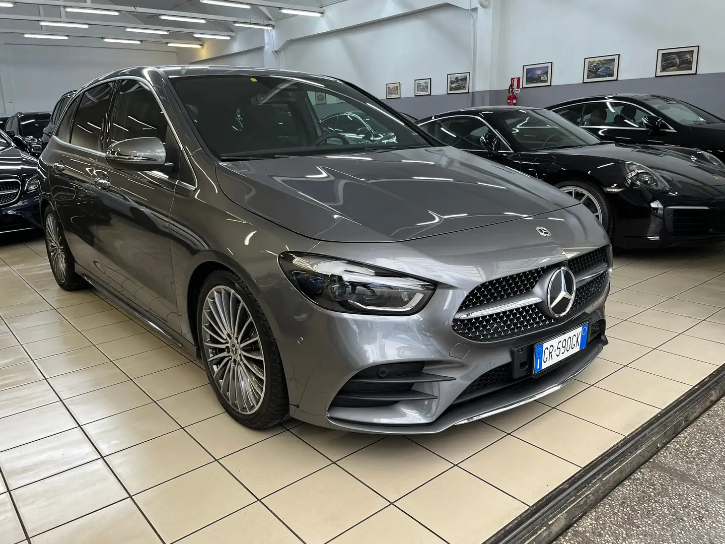 Mercedes-Benz B 250 B 250 AMG Line Advanced Plus 4matic auto Šedá - 1