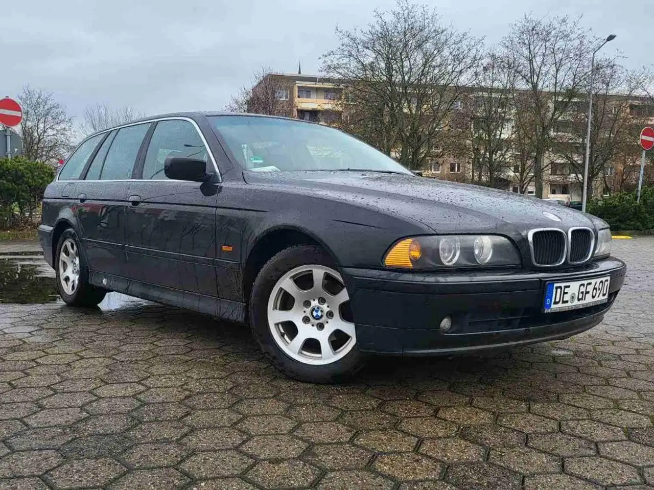 BMW 525