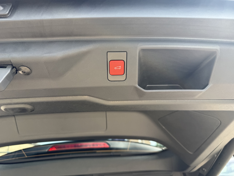 Peugeot 5008 Hybrid 145 GT, Schiebedach, ACC, AHK. — photo 14