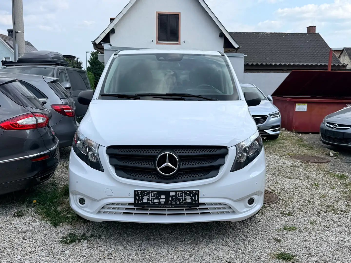 Mercedes-Benz Vito Tourer 114 CDI lang Weiß - 2