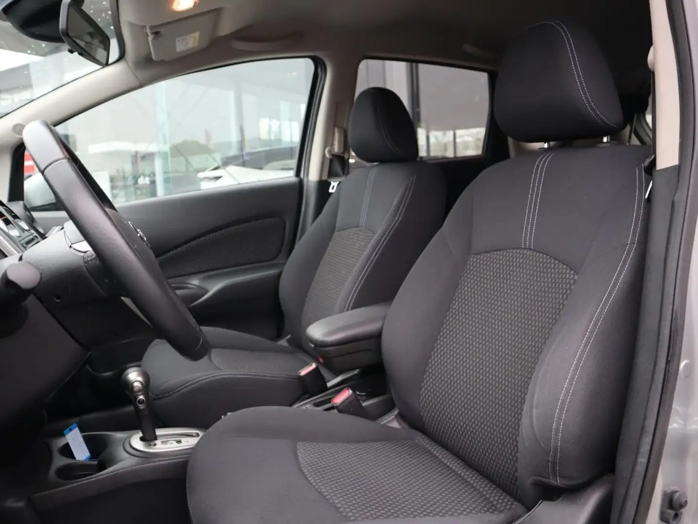Nissan Note 1.2 DIG-S 98PK Connect Edition / Automaat / Naviga Grijs - 2