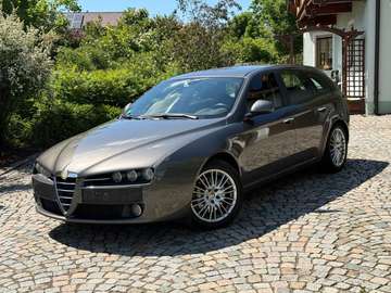 2.4 JTDM 20V Elegante / Design Giugiaro