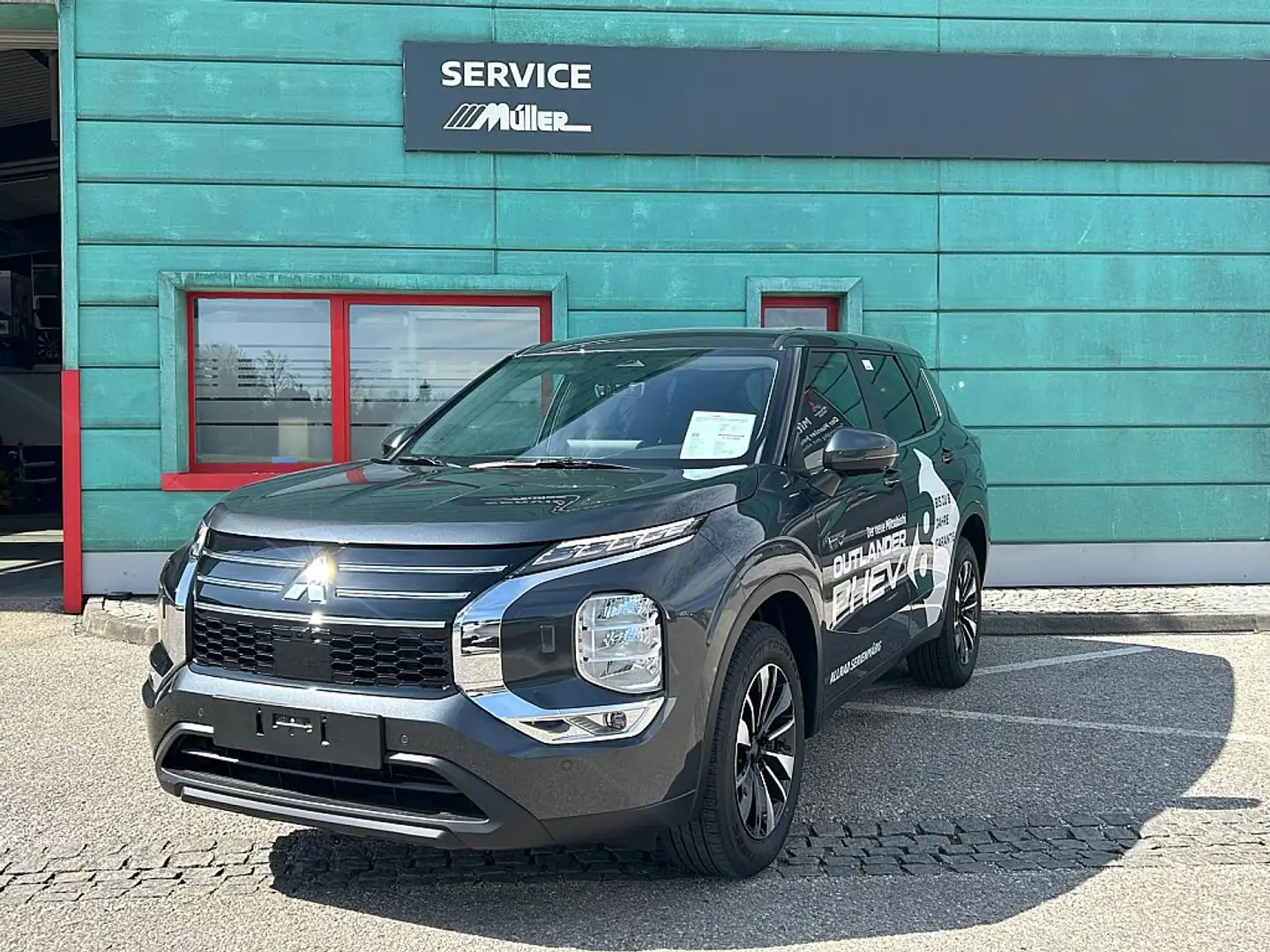 Mitsubishi Outlander 2,4 PHEV S-AWC Invite Grau - 1