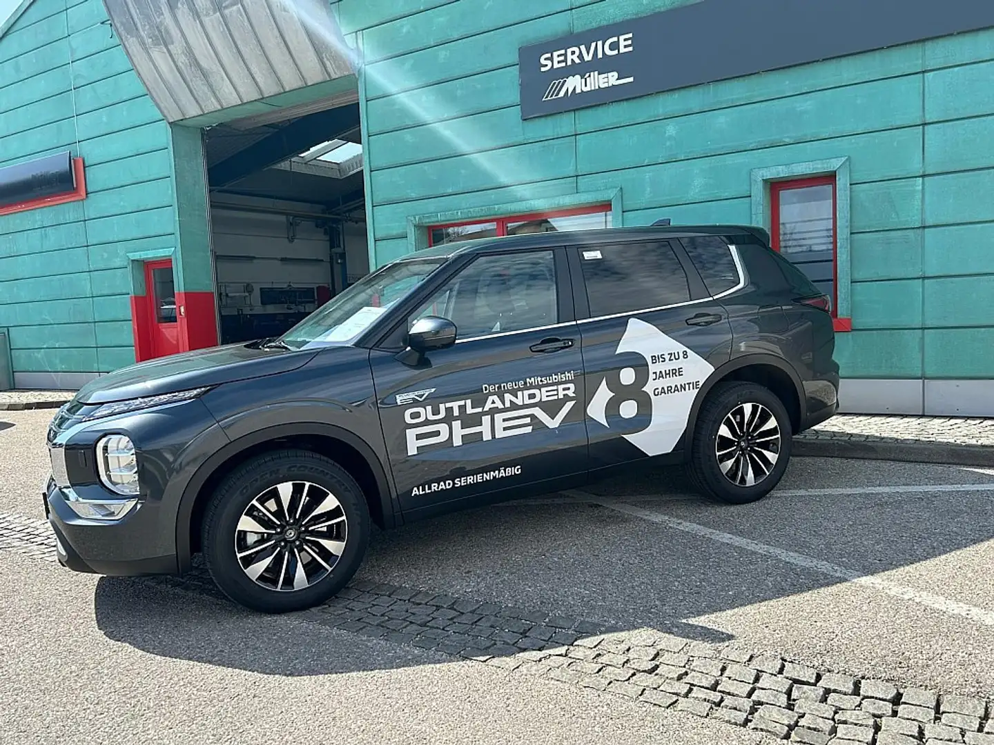 Mitsubishi Outlander 2,4 PHEV S-AWC Invite Grau - 2