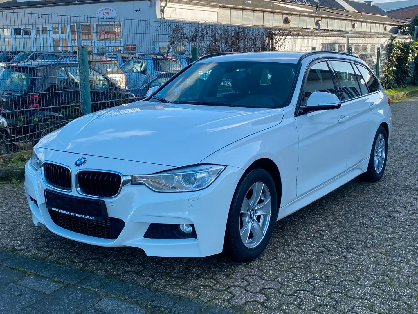 BMW 318 d Tour. Aut. M-Paket/ Prof. Navi-Xenon-Pdc Weiß - 2