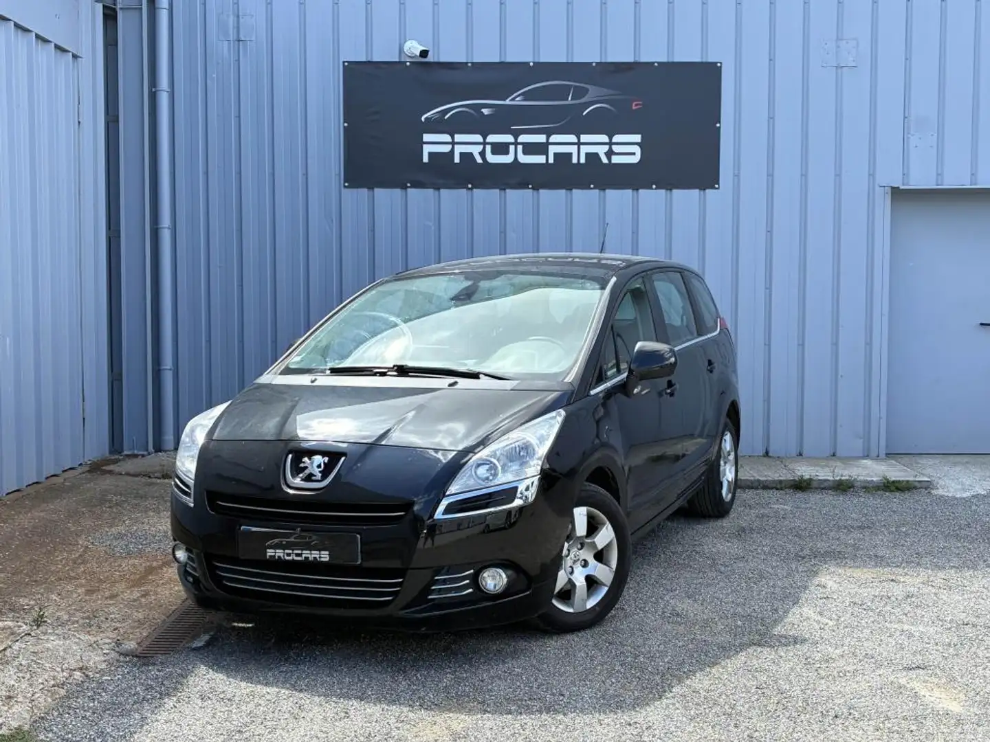 Peugeot 5008 1.6 HDi FAP 112 CH BV MP6 Family Noir - 1