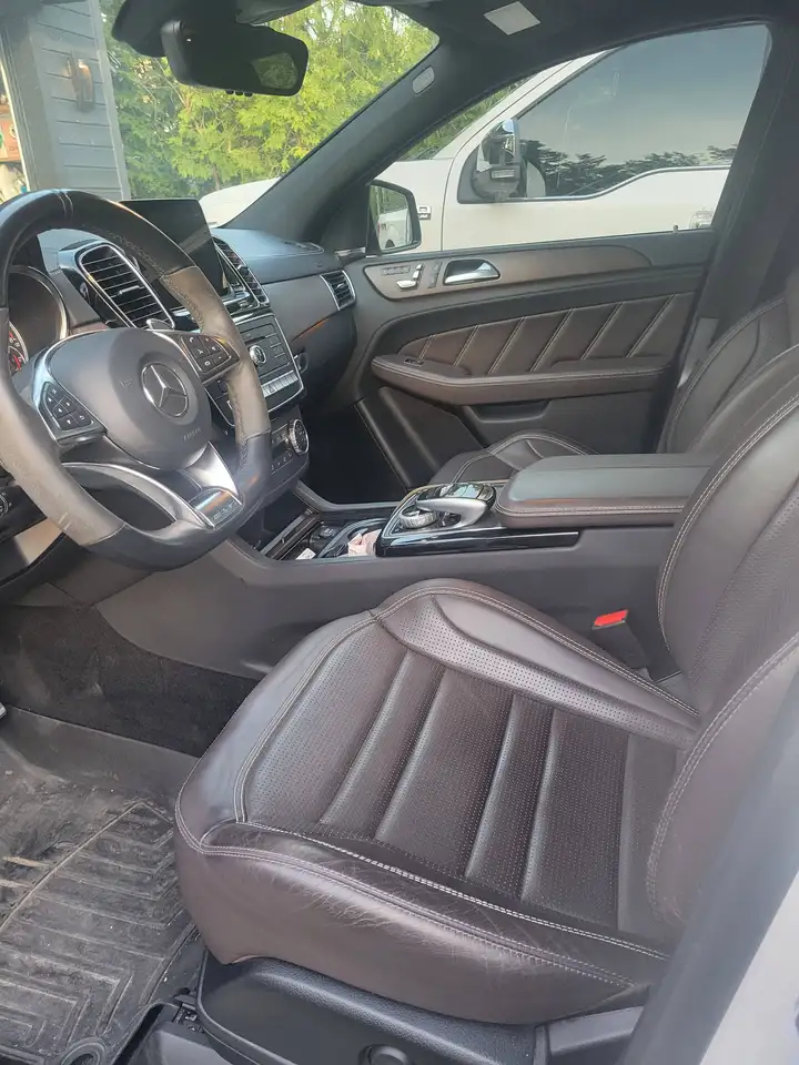 Mercedes-Benz GLE снимка Mercedes-Benz GLE