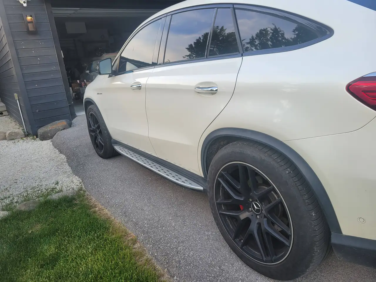 Mercedes-Benz GLE снимка Mercedes-Benz GLE