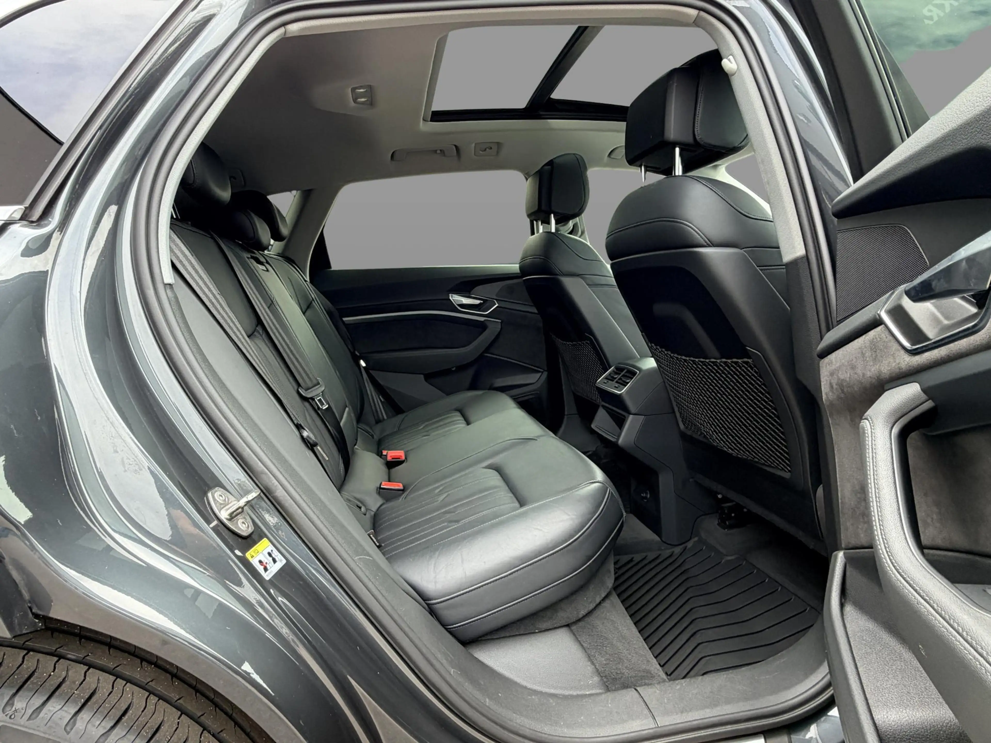 Audi e-tron 50 quattro Business edition Plus 71 kWh SoH 93,8% — photo 12