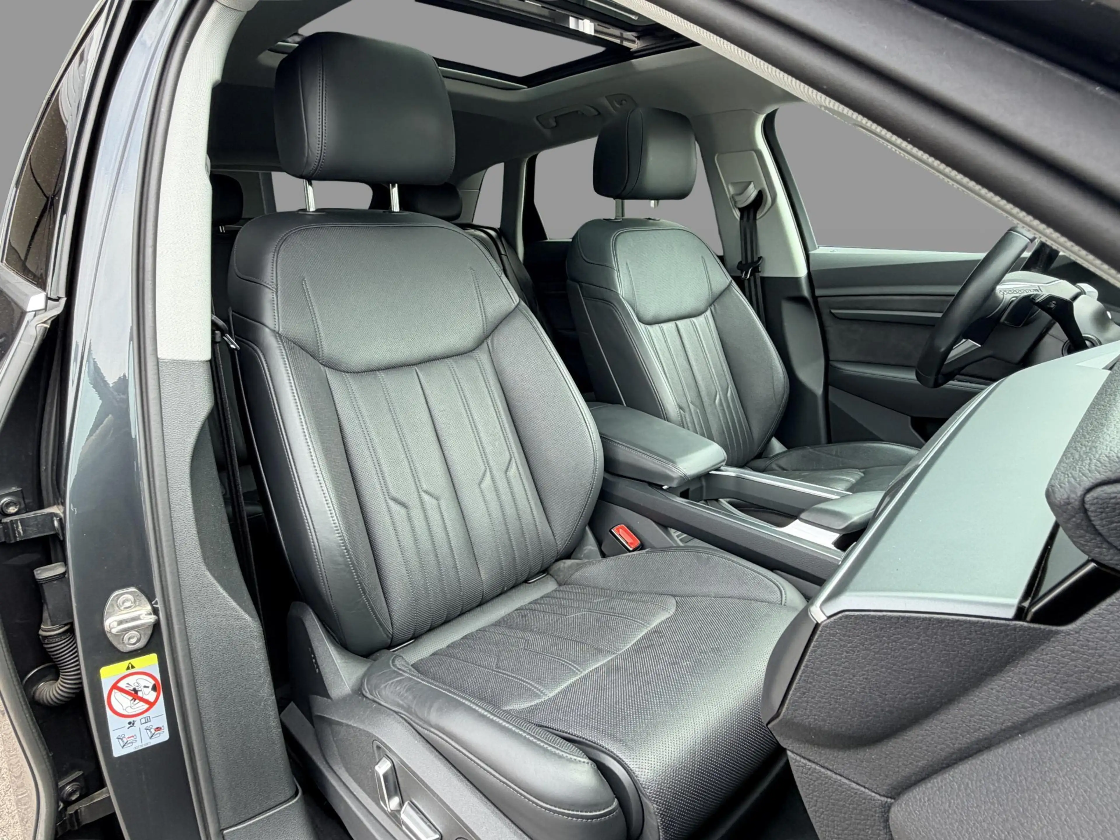 Audi e-tron 50 quattro Business edition Plus 71 kWh SoH 93,8% — photo 10