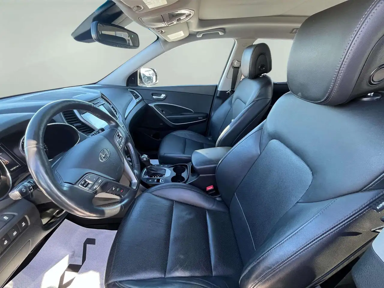 Hyundai SANTA FE снимка Hyundai SANTA FE