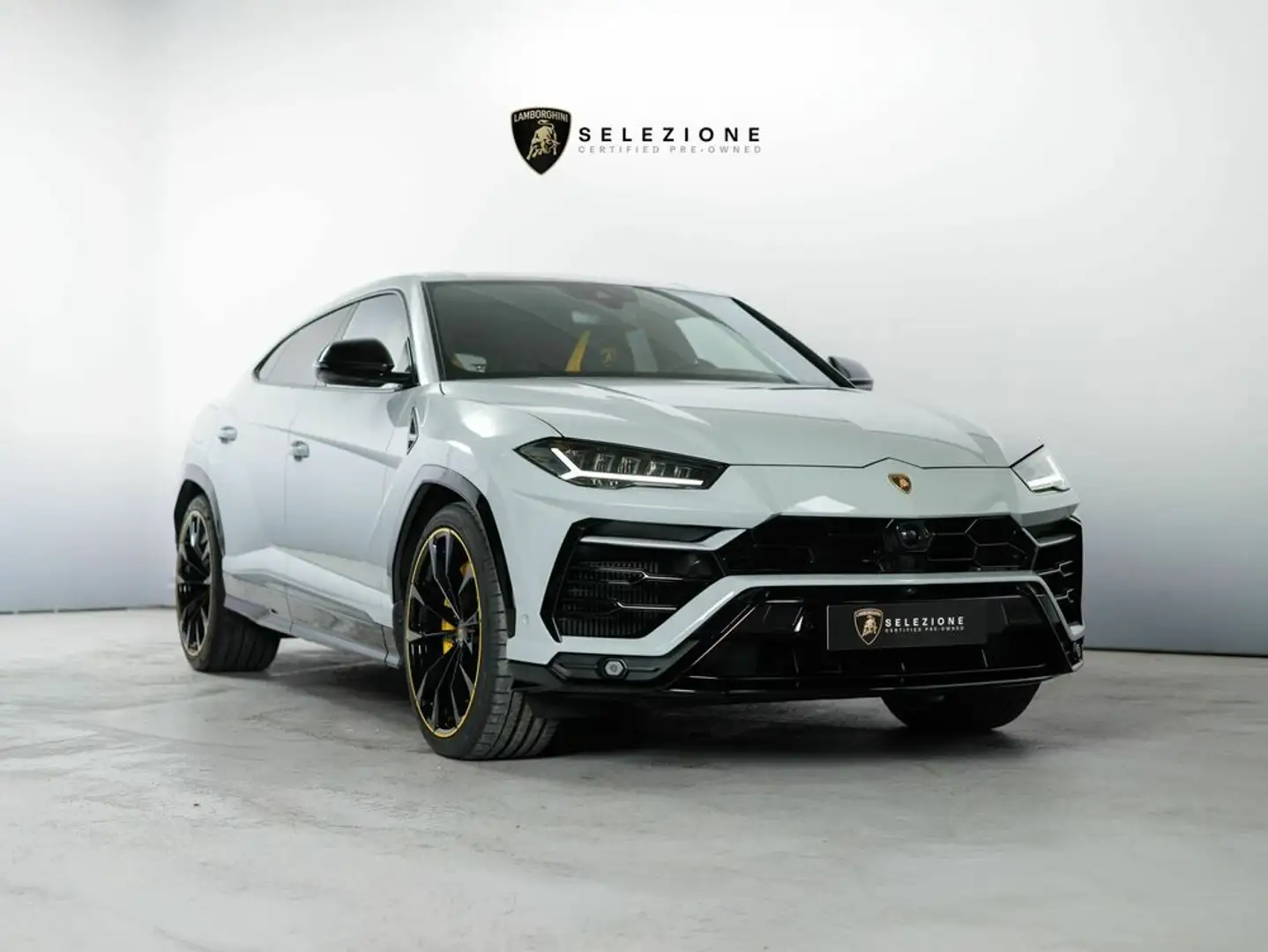 Lamborghini Urus MY22 Grau - 1