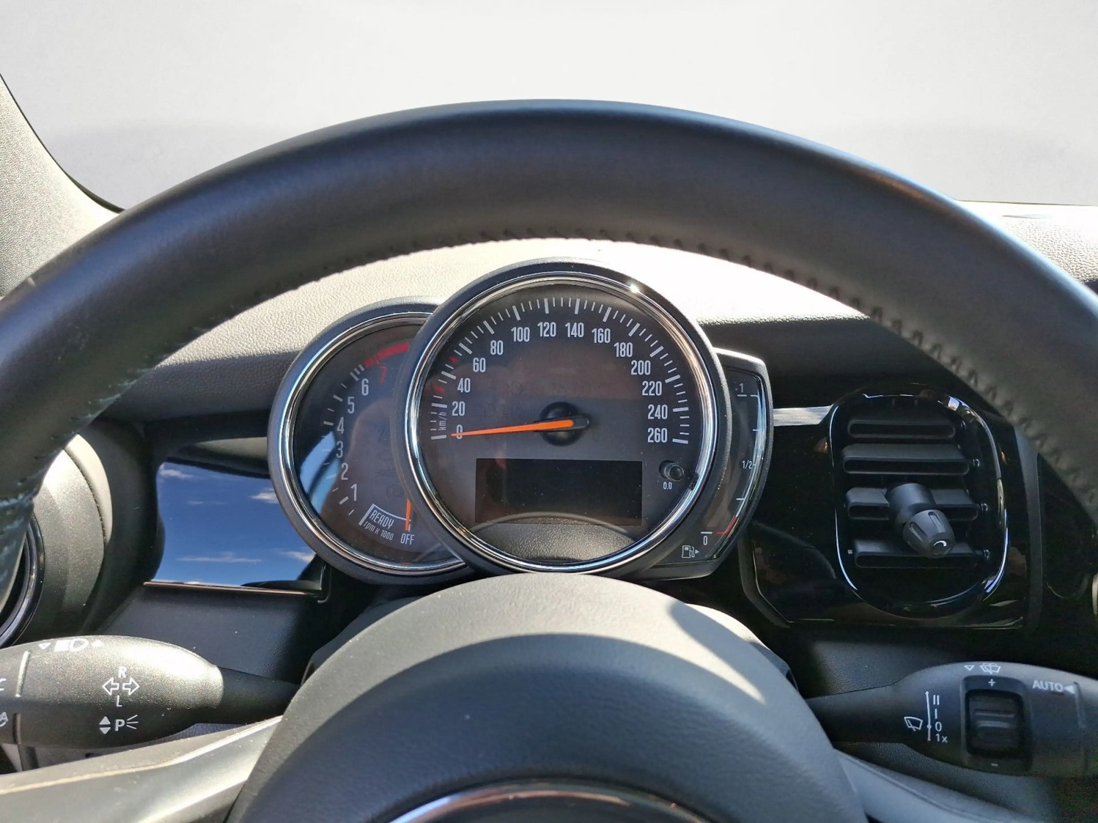 MINI Cooper Cabrio Cooper First Cabrio Essential Trim Step. PDC — photo 11