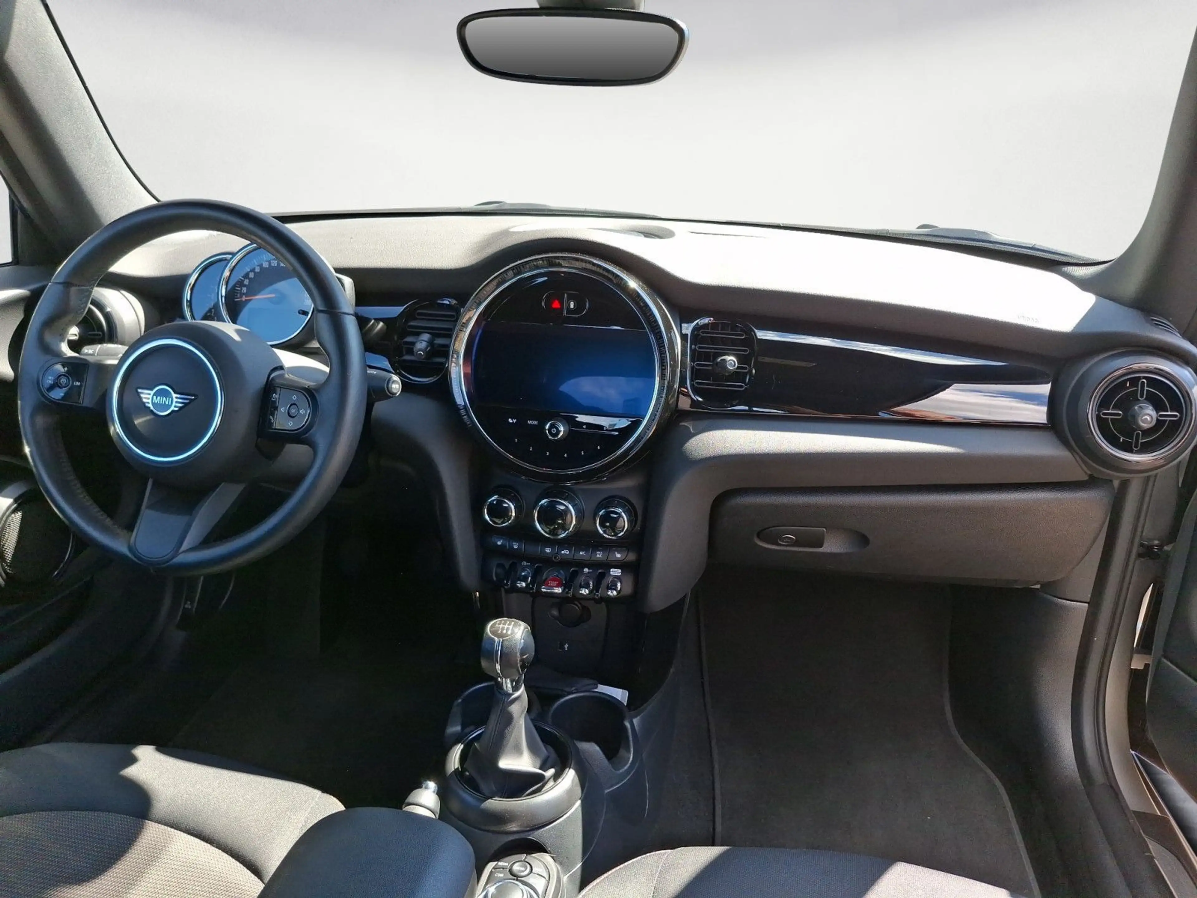 MINI Cooper Cabrio Cooper First Cabrio Essential Trim Step. PDC — photo 12