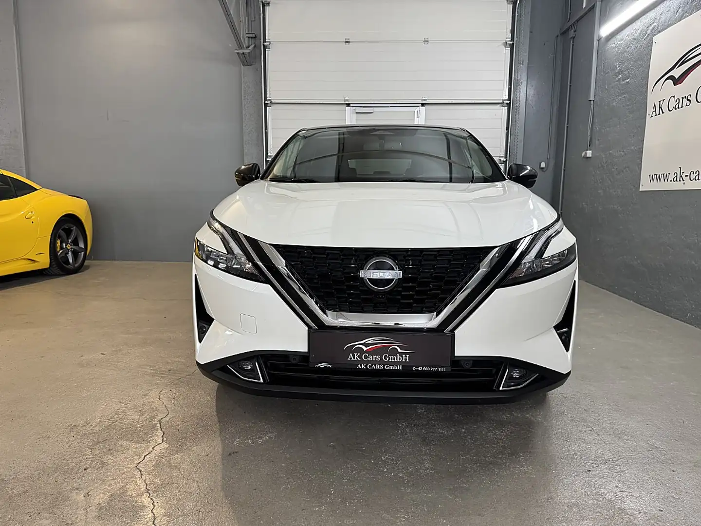 Nissan Qashqai 1,3 DIG-T MHEV 4x4 Aut.*360-Kamera*Keyless*Sitz... Weiß - 2