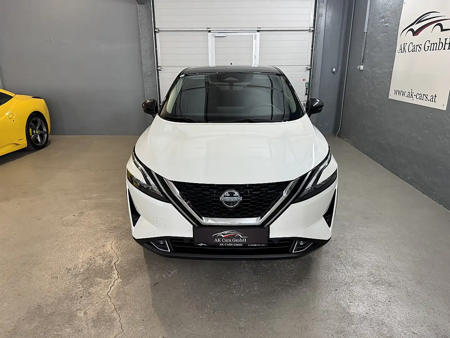 Nissan Qashqai 1,3 DIG-T MHEV 4x4 Aut.*360-Kamera*Keyless*Sitz... Weiß - 1