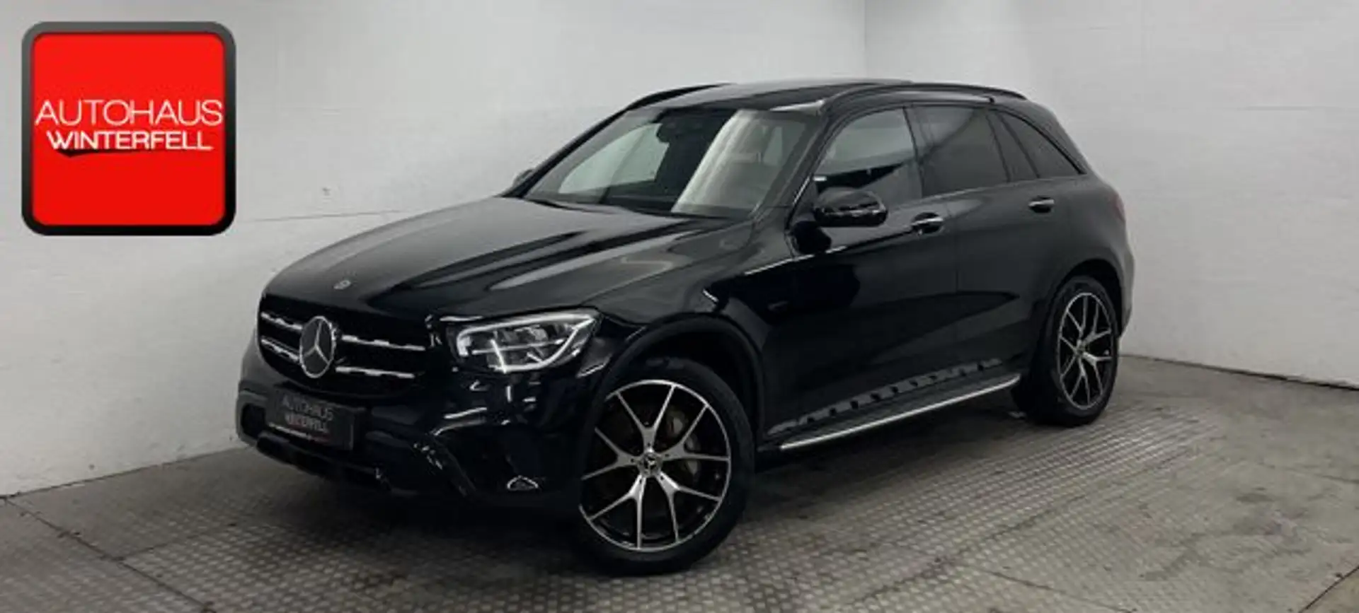 Mercedes-Benz GLC 300 de 4M NIGHT AMG 20Z PANO+AHK+AIR-BODY+ Zwart - 1