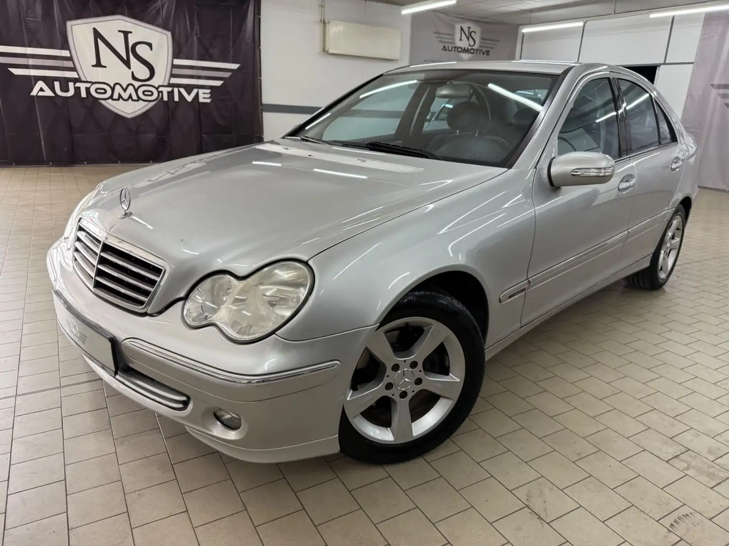 Mercedes-Benz C 180 Lim. Kompressor *SHZ*Klima*TÜV 04/2027* Zilver - 1