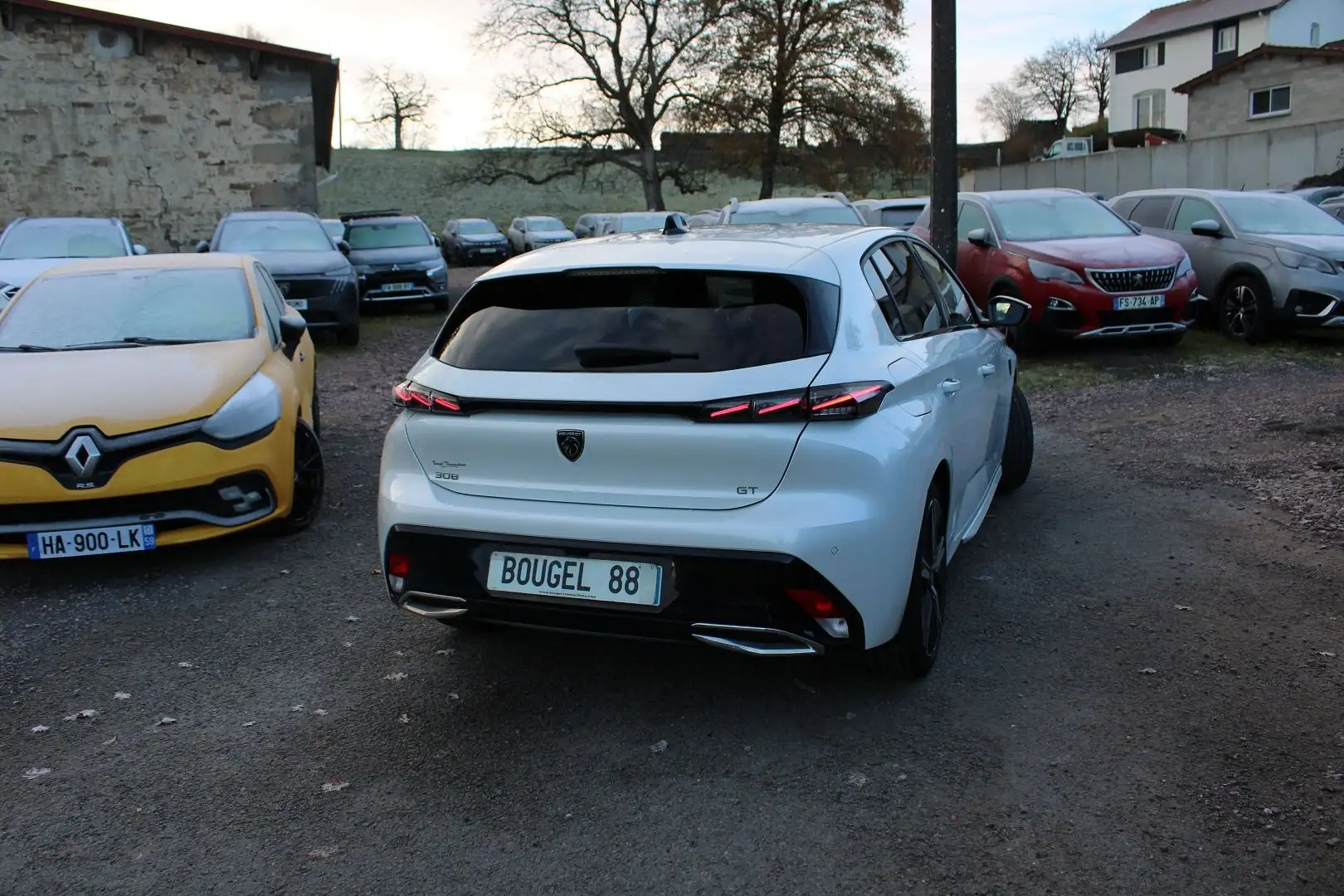 Peugeot 308 GT 130 CV GPS 3D CAMÉRA USB JA 18 I-COKPIT FULL LED PACK HIVER BOITE AUTO EAT-8 Blanc - 2