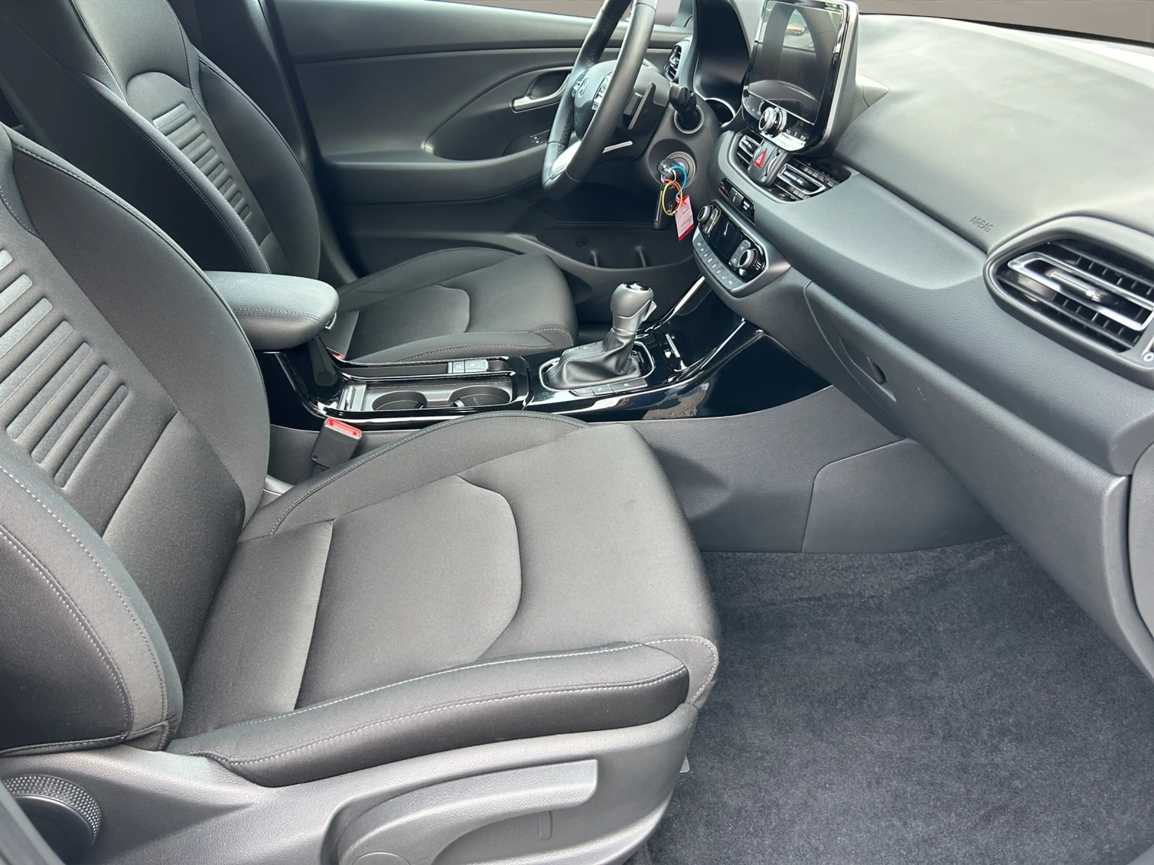 Hyundai i30 1.5 T-GDI 48V 7-DCT Advantage 17LM GJR LED NAVI — photo 13