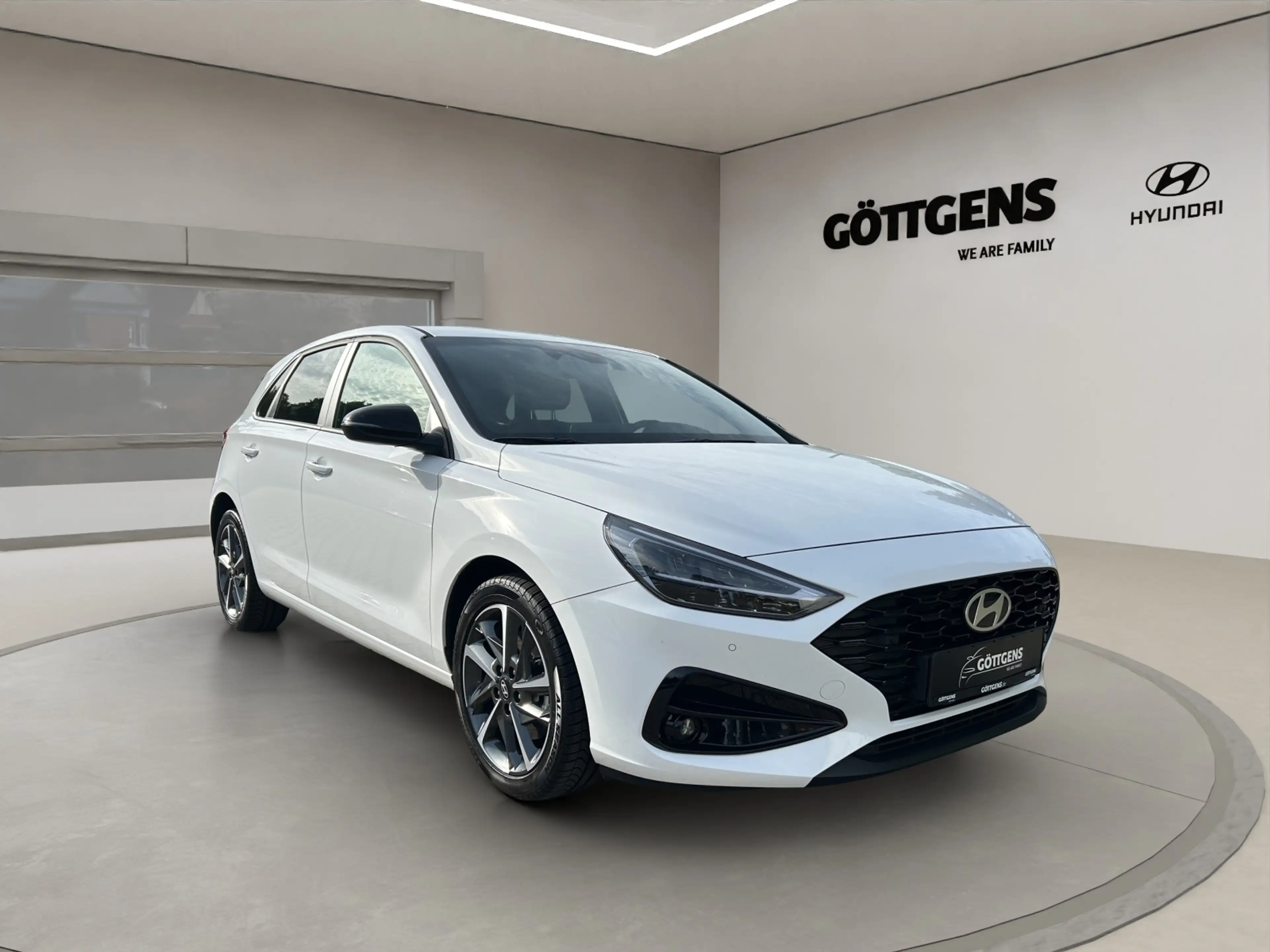 Hyundai i30 1.5 T-GDI 48V 7-DCT Advantage 17LM GJR LED NAVI — photo 6