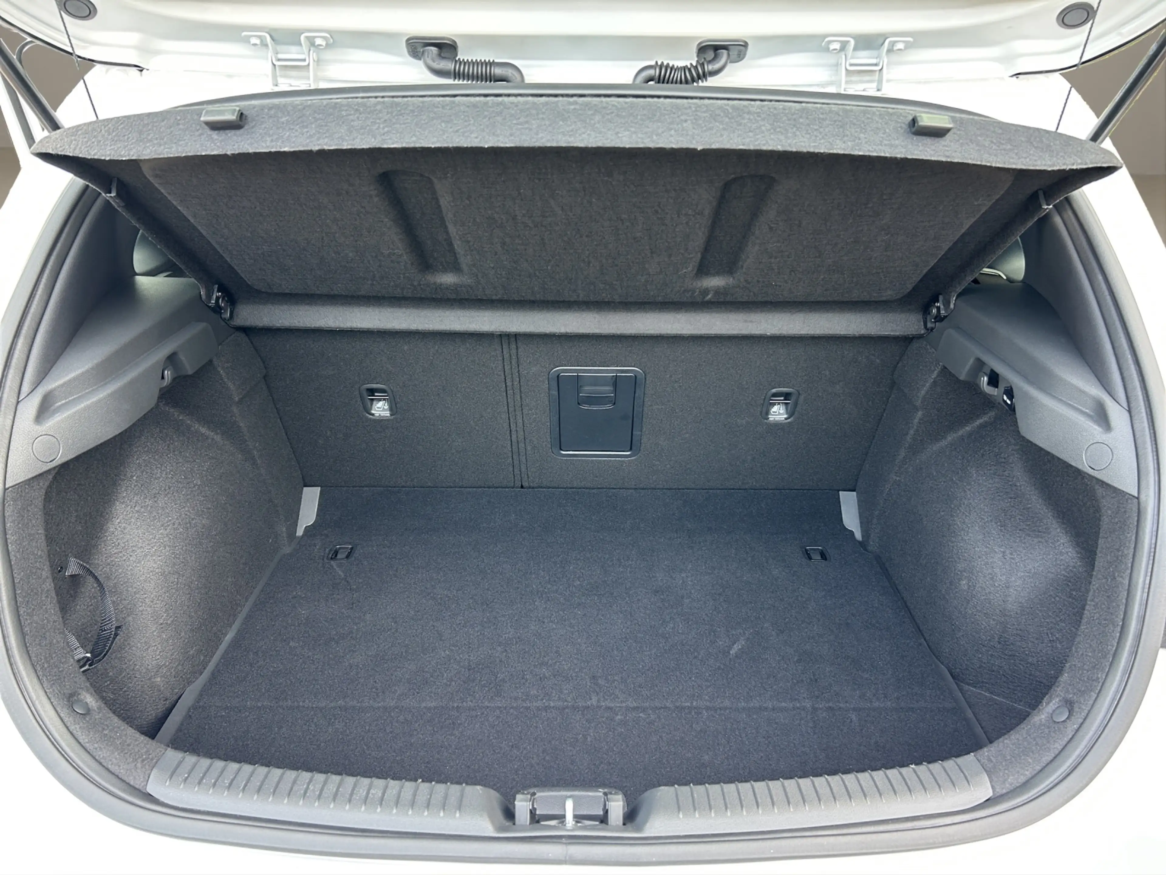 Hyundai i30 1.5 T-GDI 48V 7-DCT Advantage 17LM GJR LED NAVI — photo 14