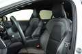 Volvo V60 B4 R-Design | Apple carplay/Android auto | Verwarm Weiß - thumbnail 10