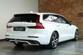 Volvo V60 B4 R-Design | Apple carplay/Android auto | Verwarm Weiß - thumbnail 3