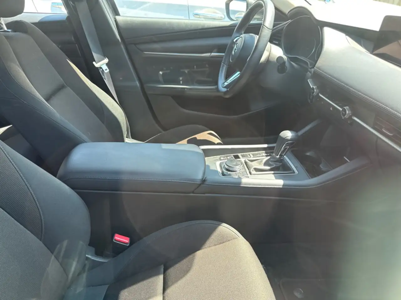 Mazda 3 снимка Mazda 3