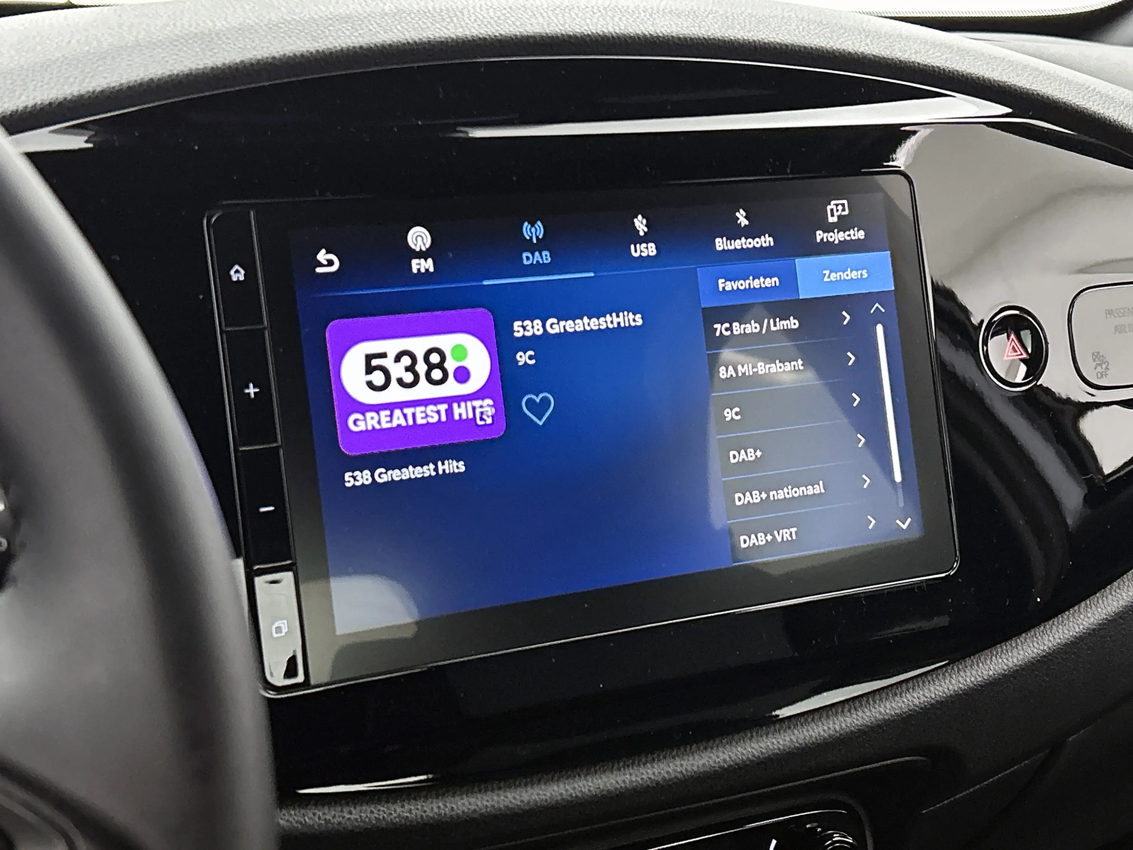 Toyota Aygo X Hybrid 115 play — photo 7
