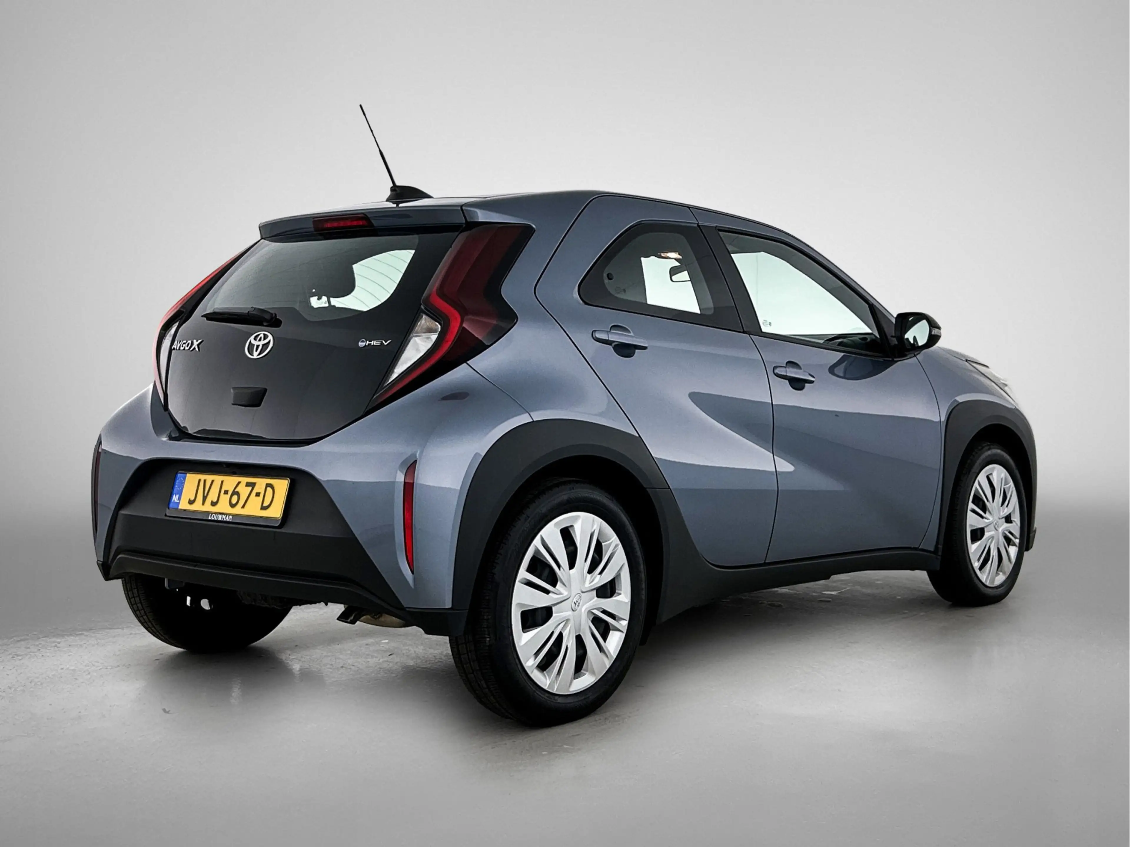 Toyota Aygo X Hybrid 115 play — photo 2