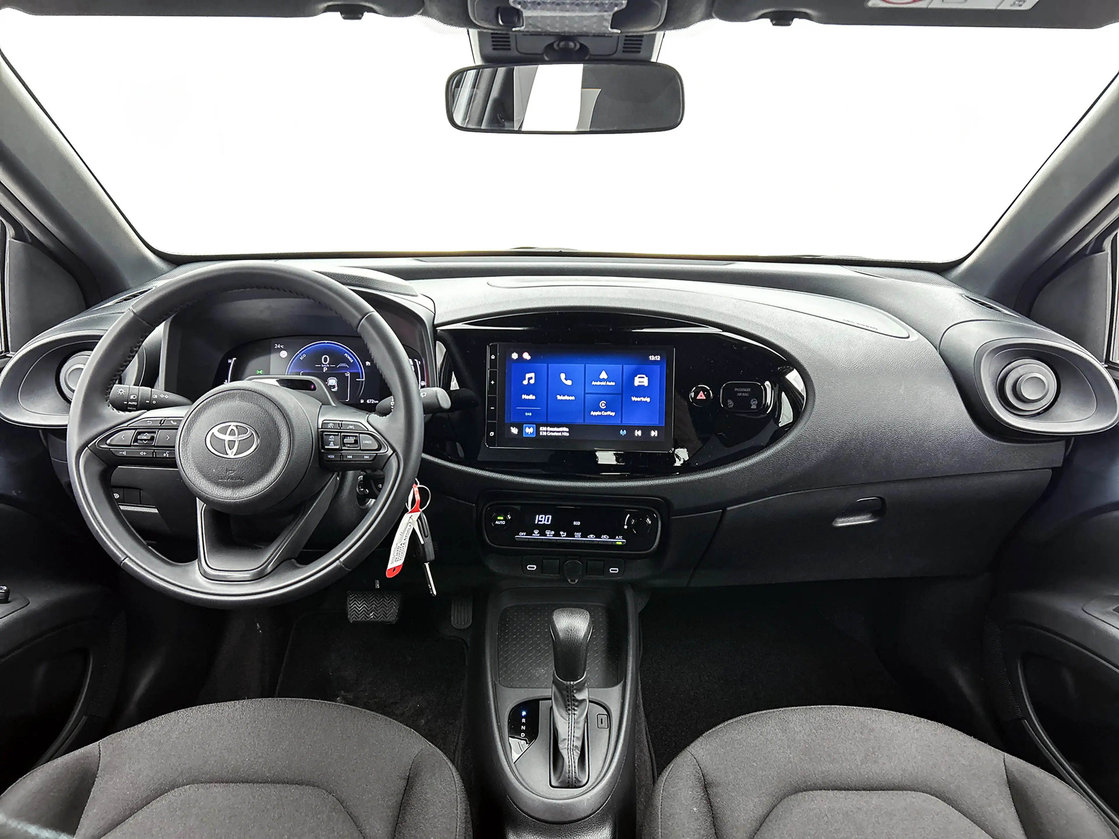 Toyota Aygo X Hybrid 115 play — photo 4