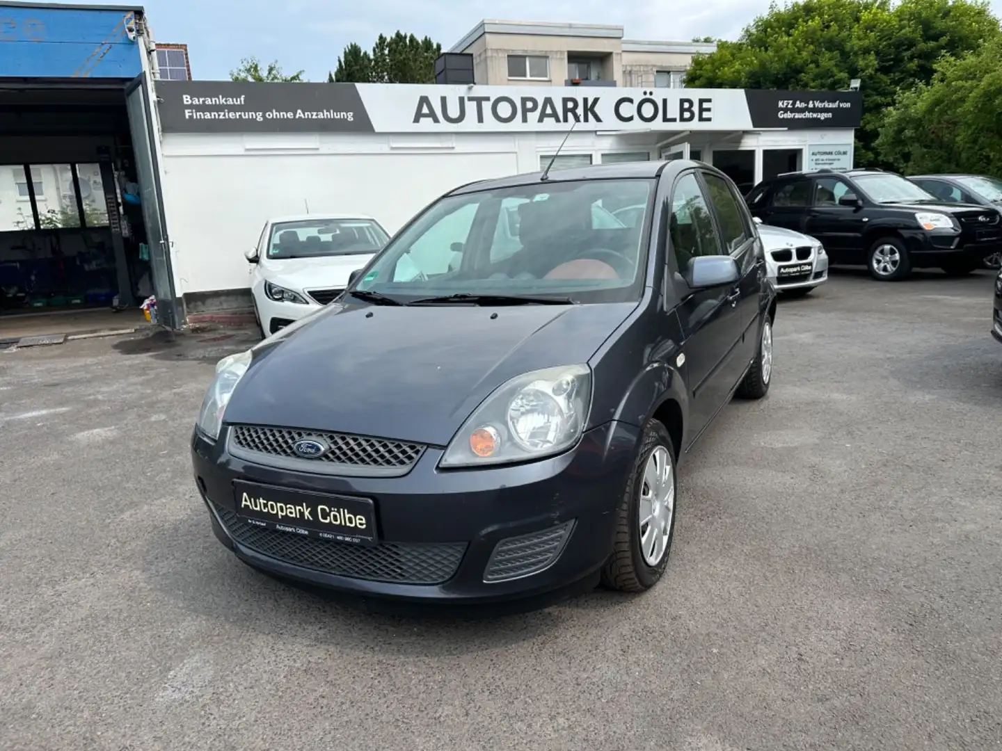 Ford Fiesta Style Grau - 1